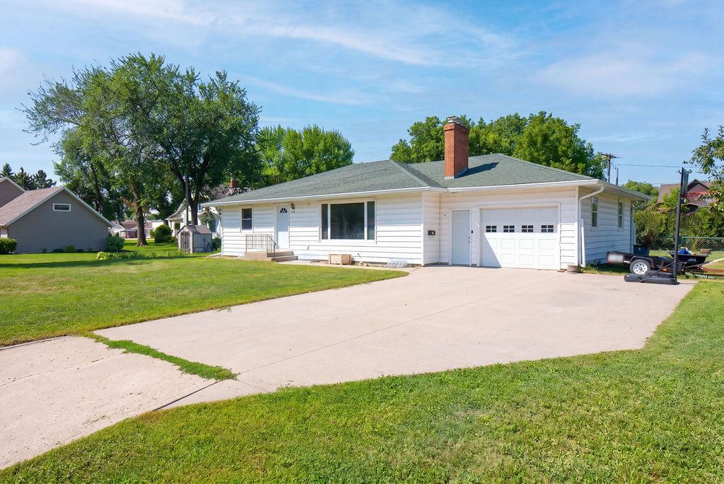 1957 single family home for sale at 142 10th Avenue N in Casselton, ND — 3 bed, 2 bath (photo 2 of 37)