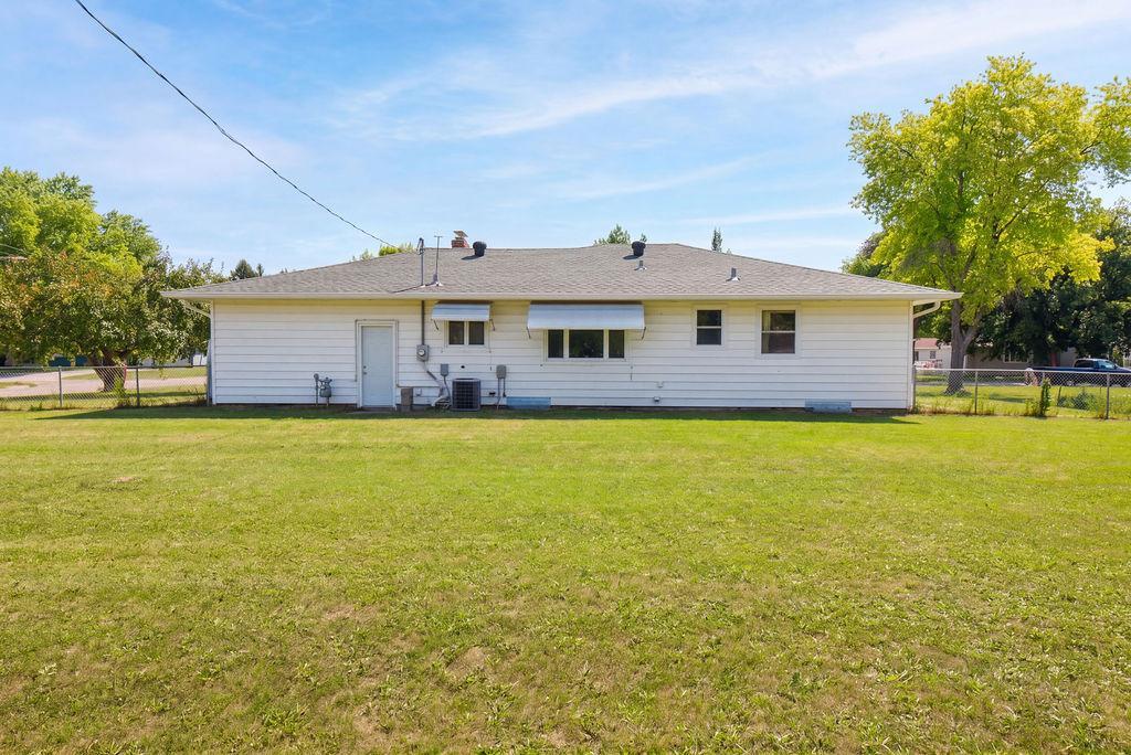 1957 single family home for sale at 142 10th Avenue N in Casselton, ND — 3 bed, 2 bath (photo 28 of 37)