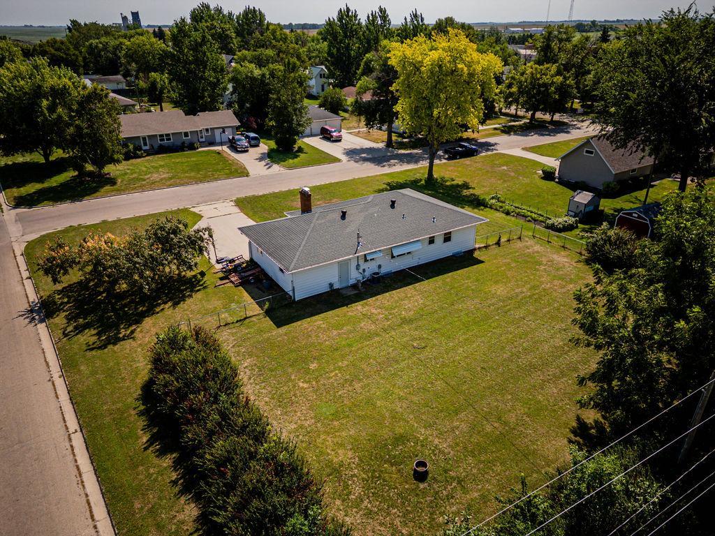 1957 single family home for sale at 142 10th Avenue N in Casselton, ND — 3 bed, 2 bath (photo 32 of 37)