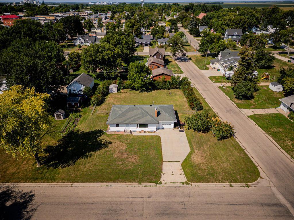 1957 single family home for sale at 142 10th Avenue N in Casselton, ND — 3 bed, 2 bath (photo 34 of 37)