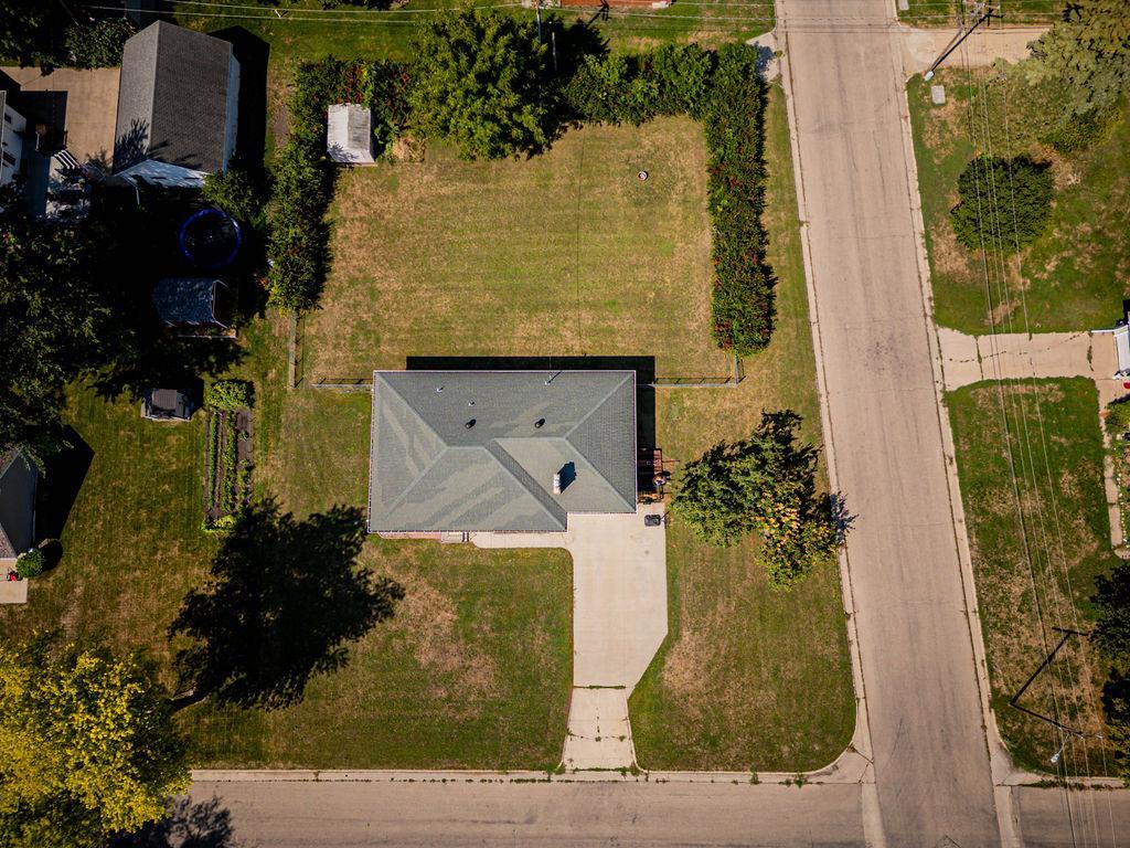 1957 single family home for sale at 142 10th Avenue N in Casselton, ND — 3 bed, 2 bath (photo 35 of 37)