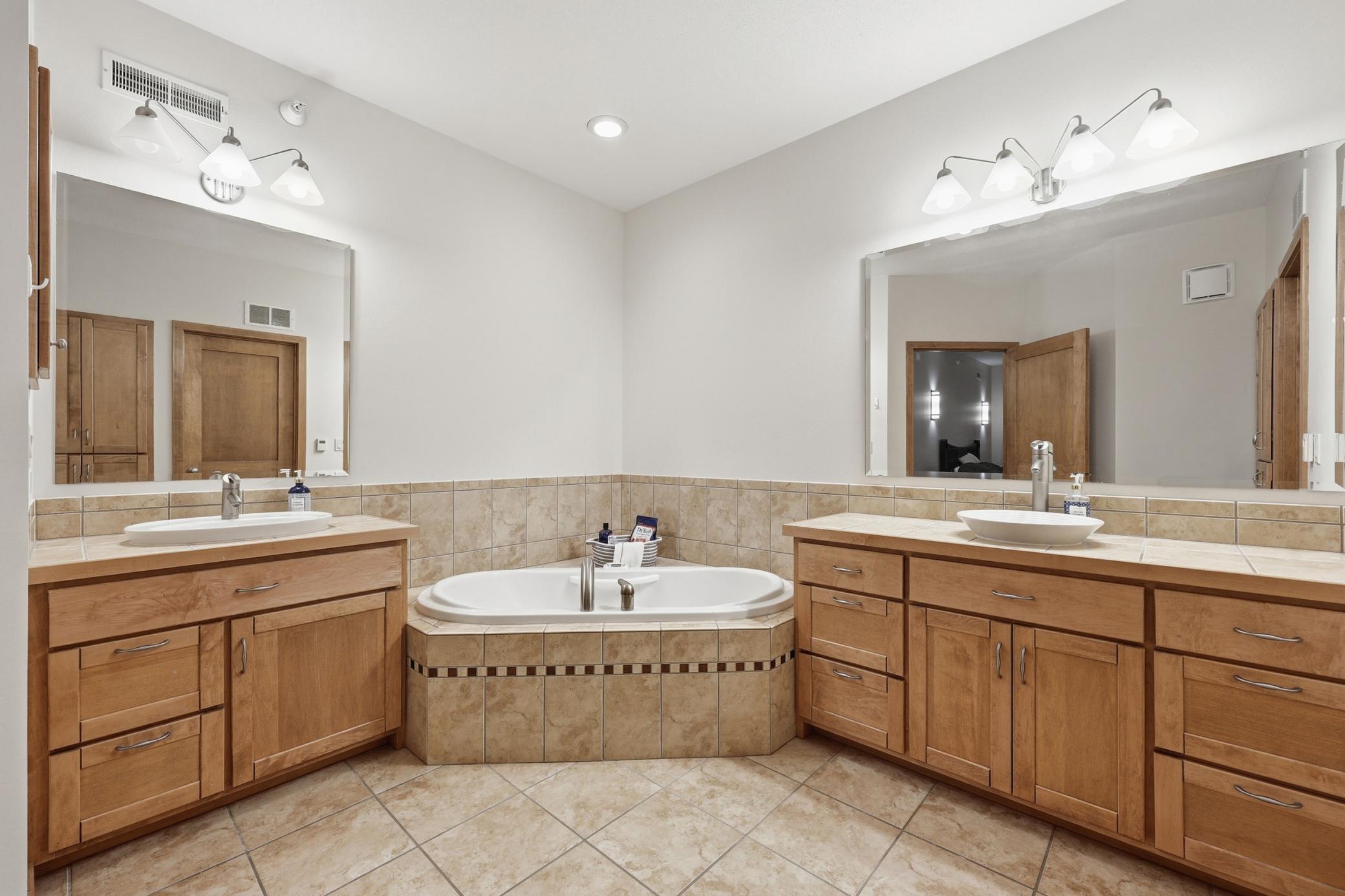 2003 condo for sale at 385 7th Avenue S, Unit Unit 104 in Fargo, ND — 3 bed, 2 bath (photo 17 of 34)
