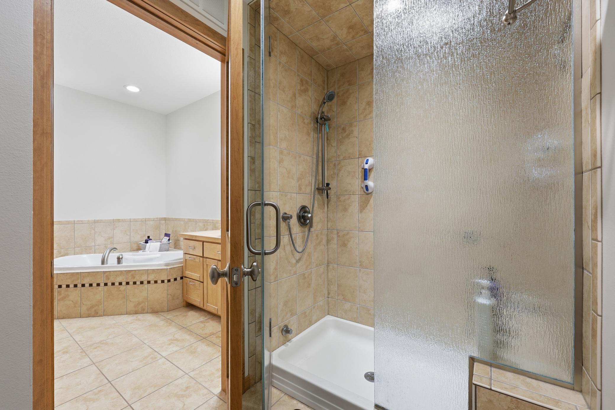 2003 condo for sale at 385 7th Avenue S, Unit Unit 104 in Fargo, ND — 3 bed, 2 bath (photo 18 of 34)