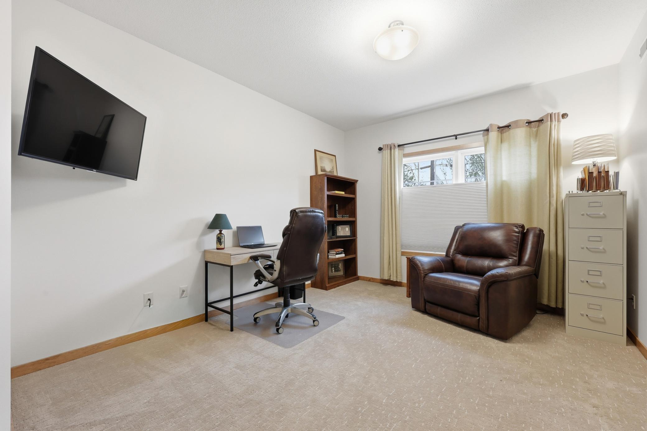 2003 condo for sale at 385 7th Avenue S, Unit Unit 104 in Fargo, ND — 3 bed, 2 bath (photo 20 of 34)