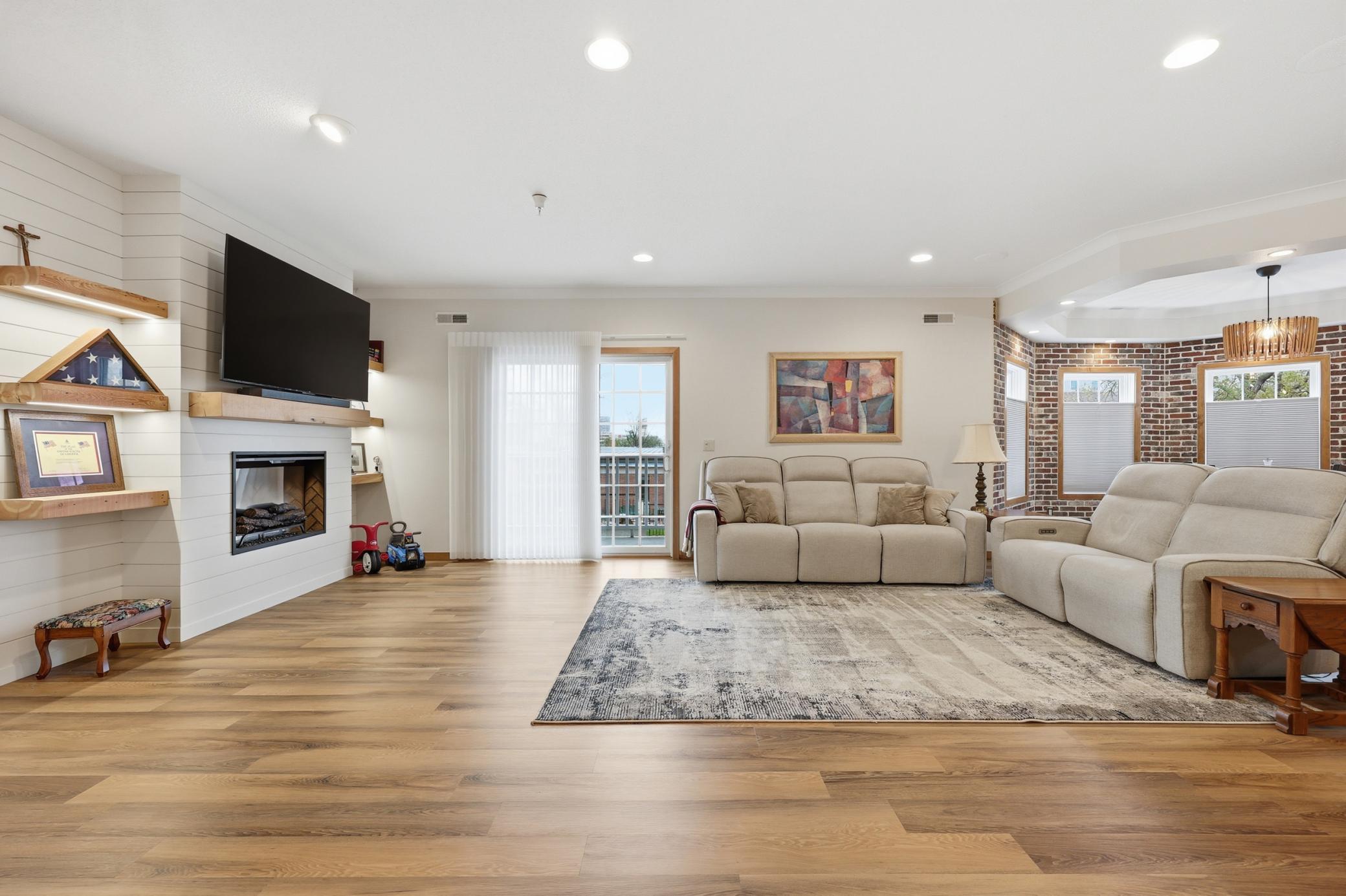 2003 condo for sale at 385 7th Avenue S, Unit Unit 104 in Fargo, ND — 3 bed, 2 bath (photo 5 of 34)
