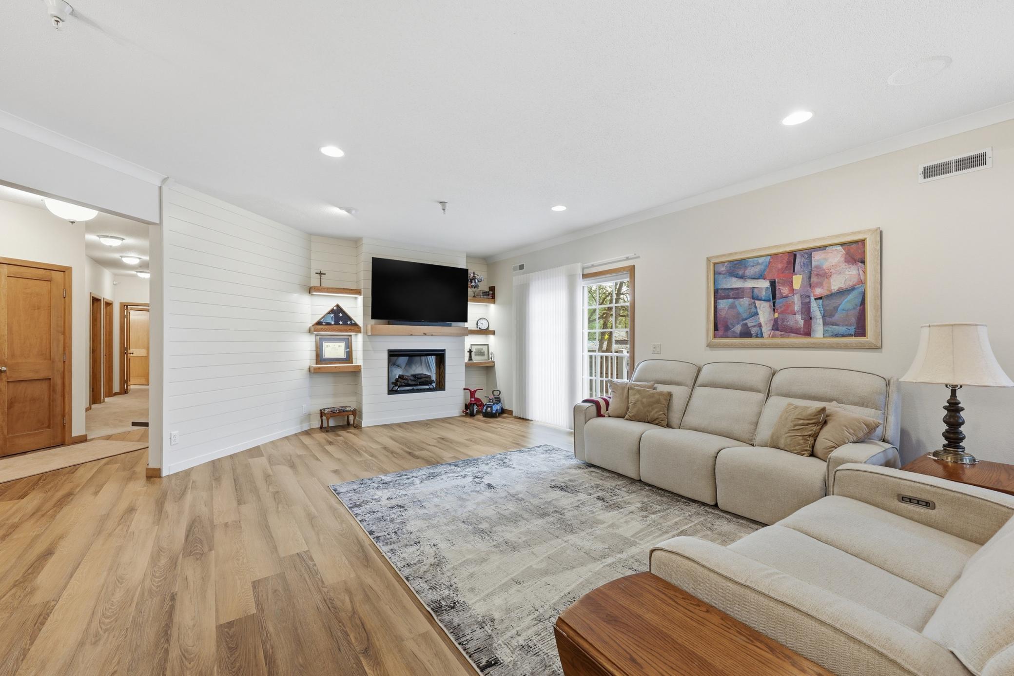 2003 condo for sale at 385 7th Avenue S, Unit Unit 104 in Fargo, ND — 3 bed, 2 bath (photo 6 of 34)