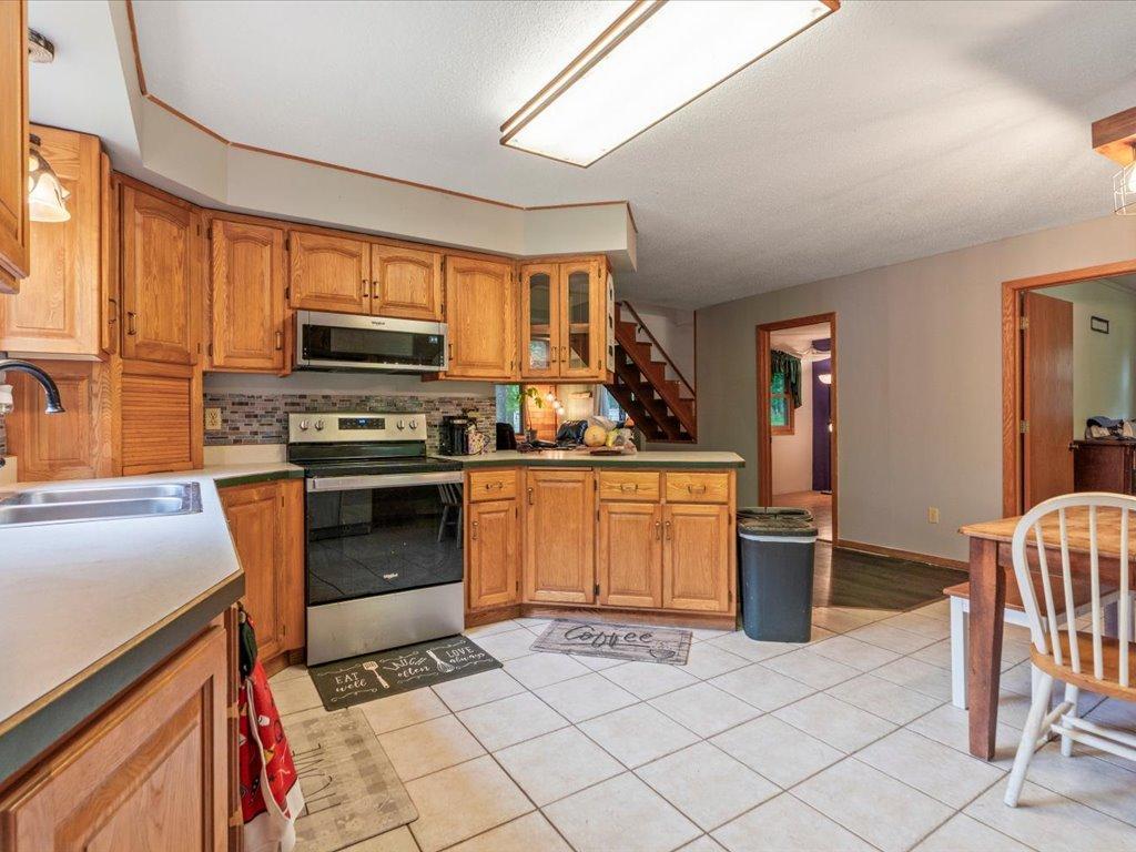 1971 single family home for sale at 33021 State Highway 210 in Aitkin, MN — 4 bed, 2 bath (photo 12 of 52)