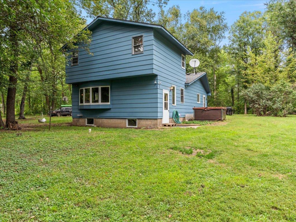 1971 single family home for sale at 33021 State Highway 210 in Aitkin, MN — 4 bed, 2 bath (photo 3 of 52)