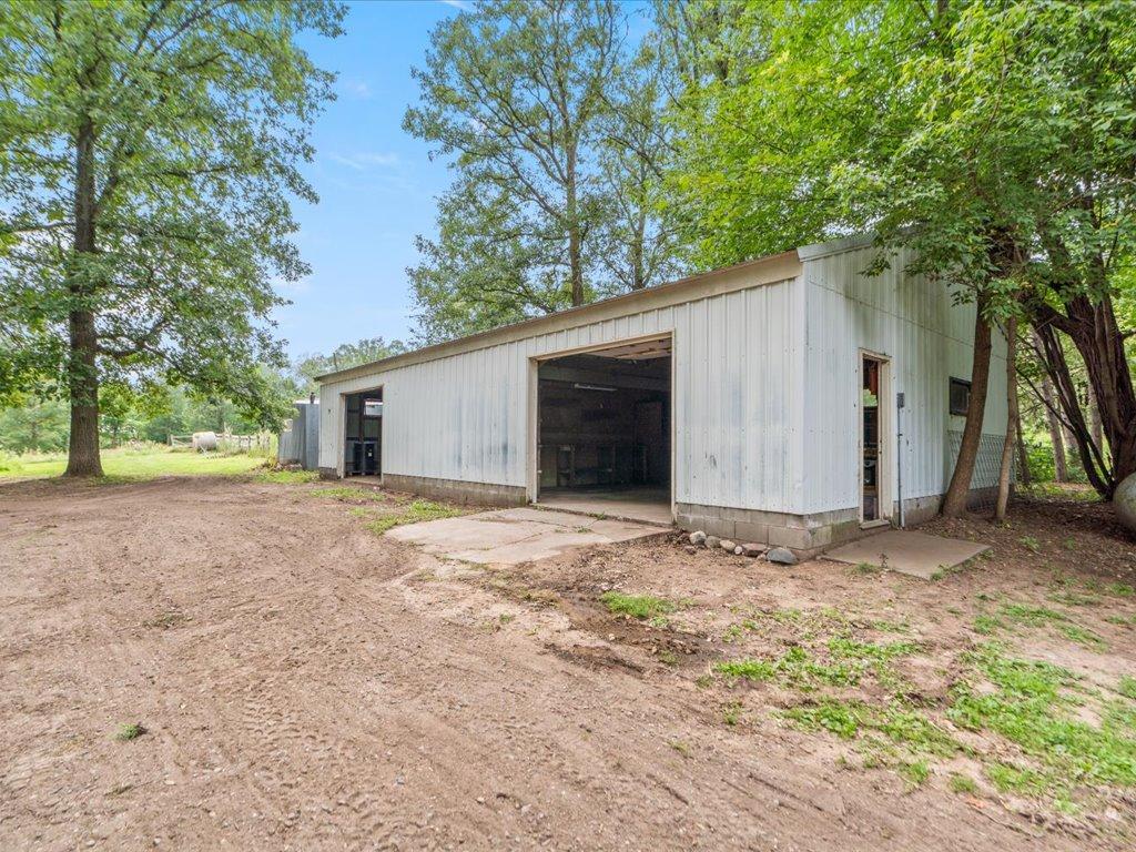 1971 single family home for sale at 33021 State Highway 210 in Aitkin, MN — 4 bed, 2 bath (photo 34 of 52)