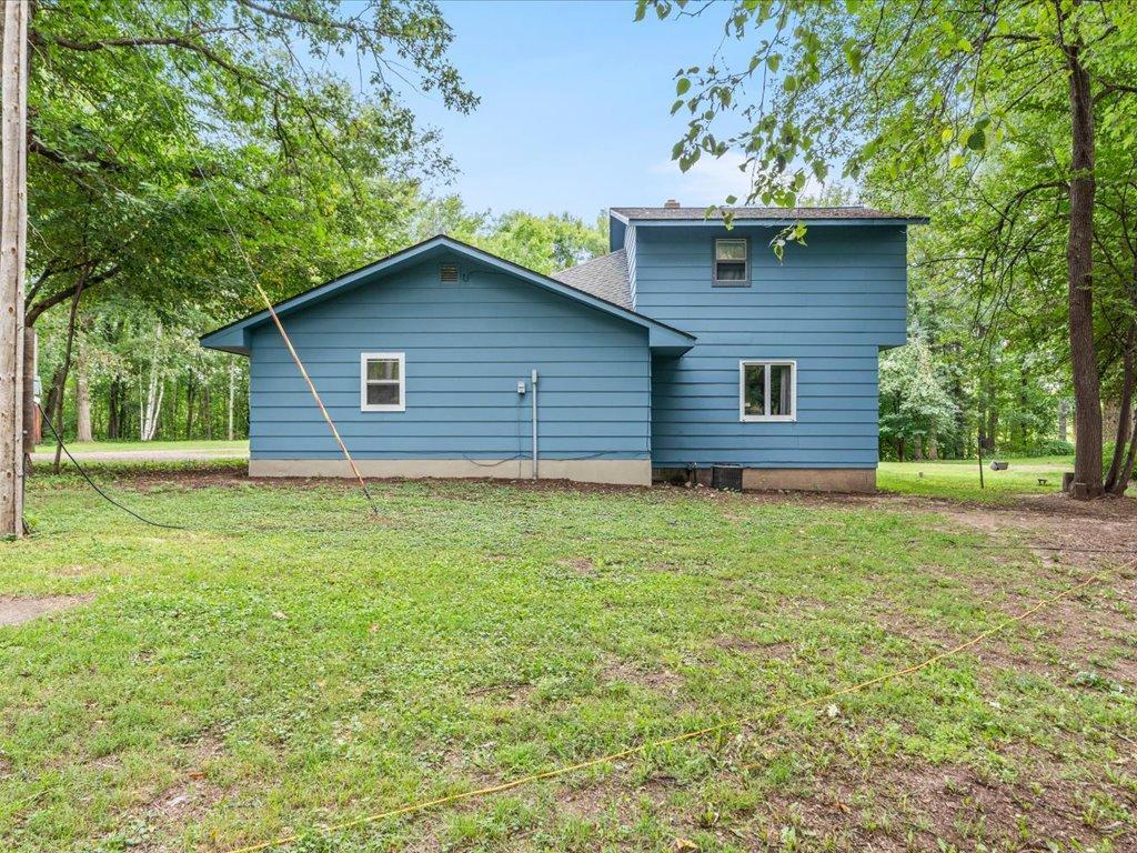 1971 single family home for sale at 33021 State Highway 210 in Aitkin, MN — 4 bed, 2 bath (photo 5 of 52)