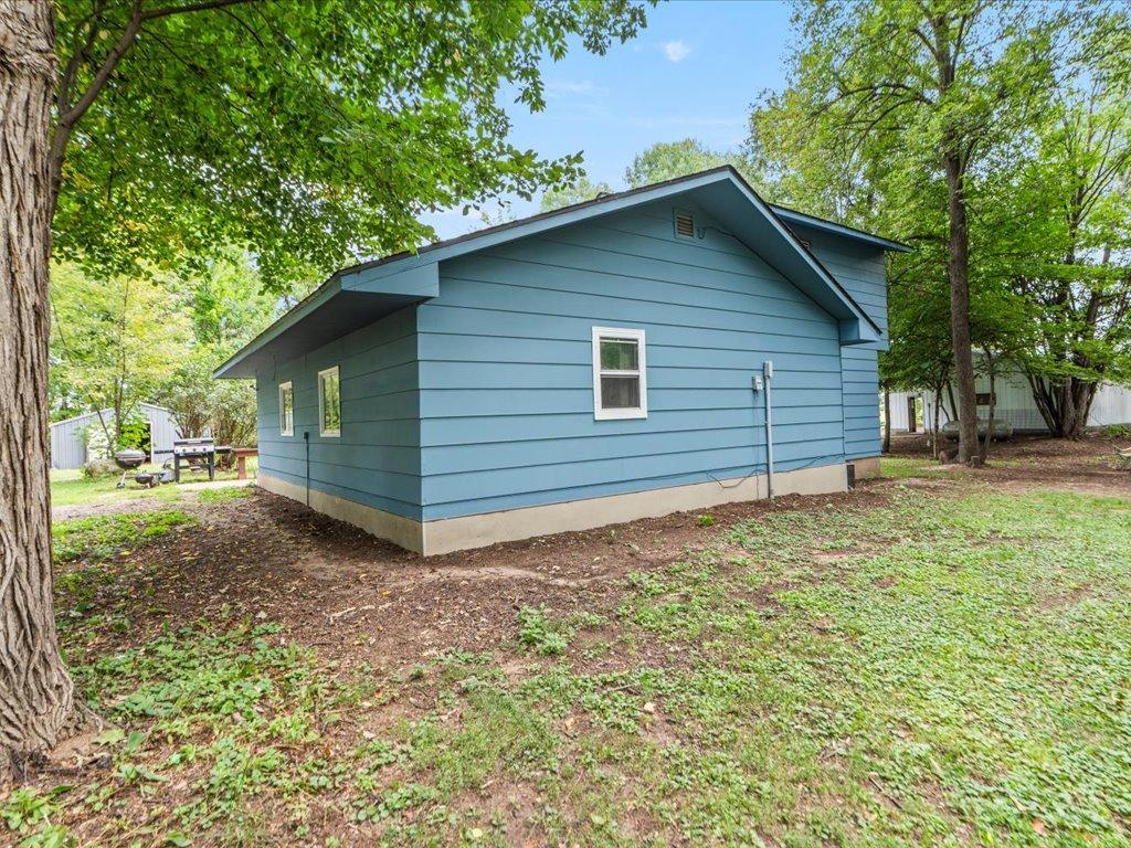 1971 single family home for sale at 33021 State Highway 210 in Aitkin, MN — 4 bed, 2 bath (photo 6 of 52)