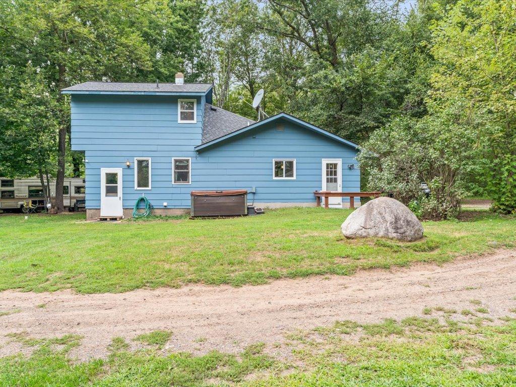 1971 single family home for sale at 33021 State Highway 210 in Aitkin, MN — 4 bed, 2 bath (photo 7 of 52)