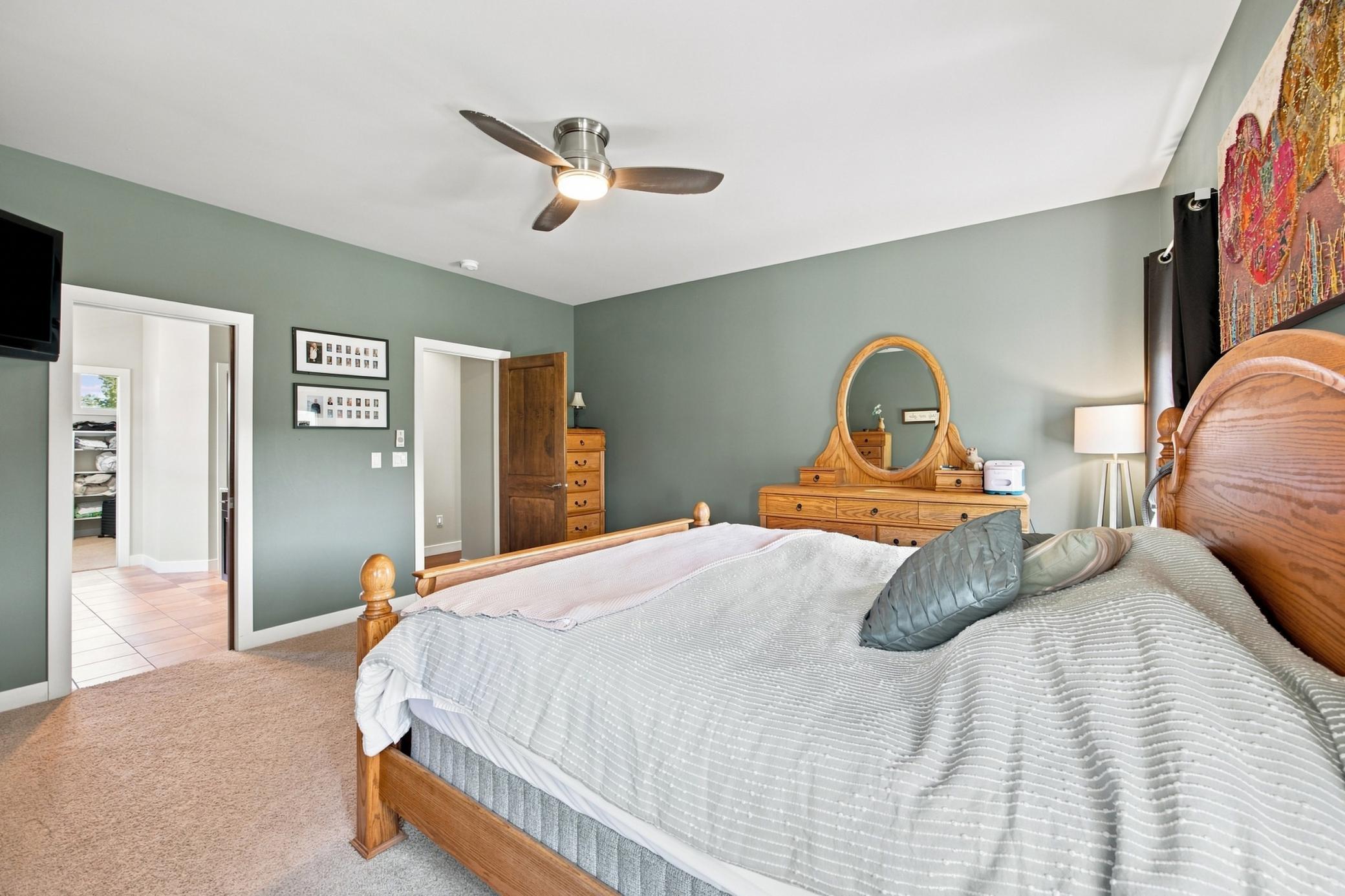 2011 single family home for sale at 6101 Silverleaf Drive S in Fargo, ND — 6 bed, 4 bath (photo 17 of 48)
