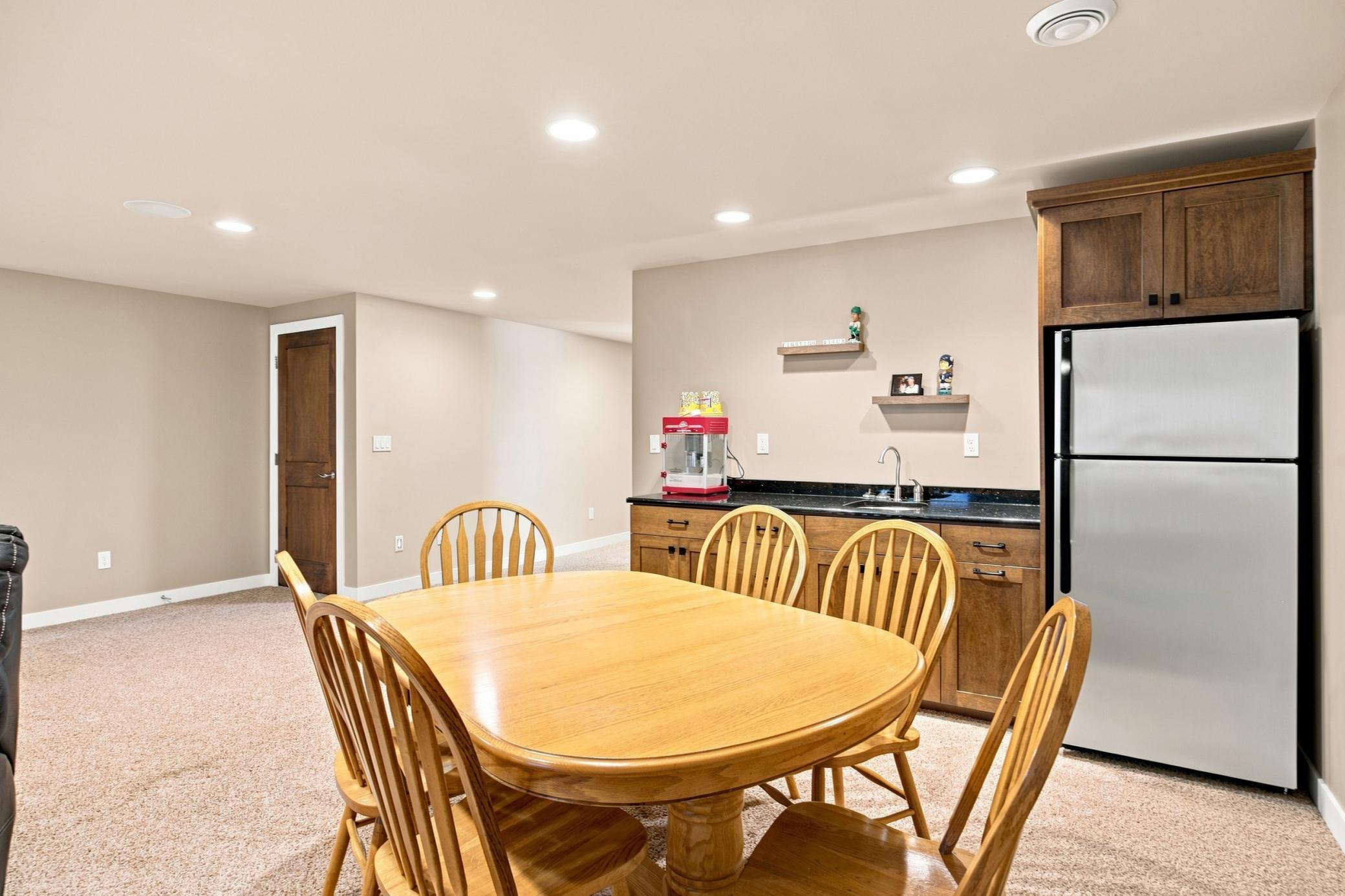 2011 single family home for sale at 6101 Silverleaf Drive S in Fargo, ND — 6 bed, 4 bath (photo 30 of 48)