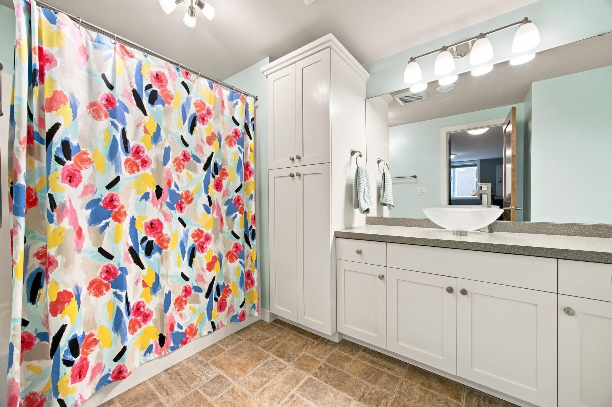 2011 single family home for sale at 6101 Silverleaf Drive S in Fargo, ND — 6 bed, 4 bath (photo 34 of 48)