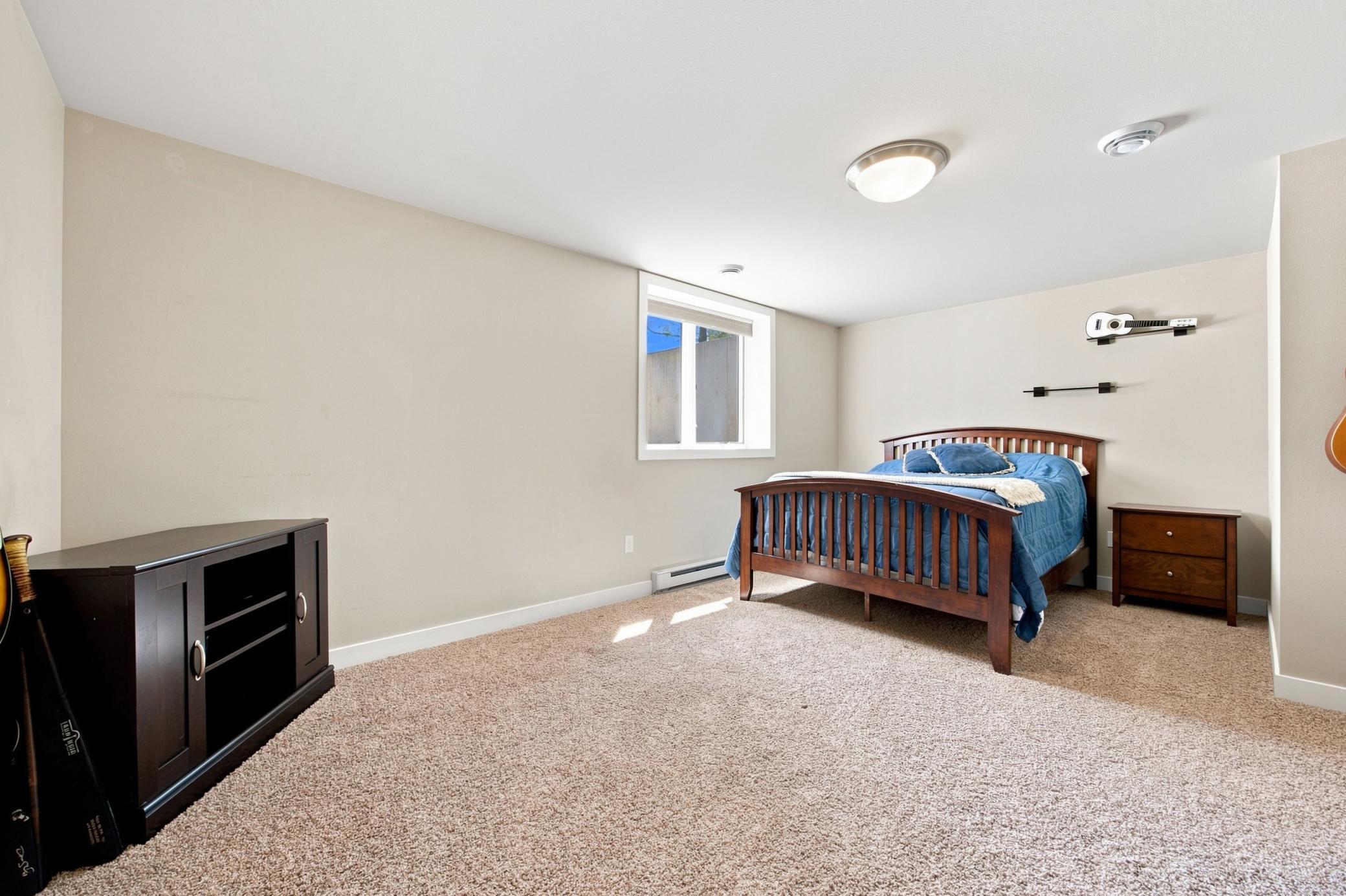 2011 single family home for sale at 6101 Silverleaf Drive S in Fargo, ND — 6 bed, 4 bath (photo 35 of 48)