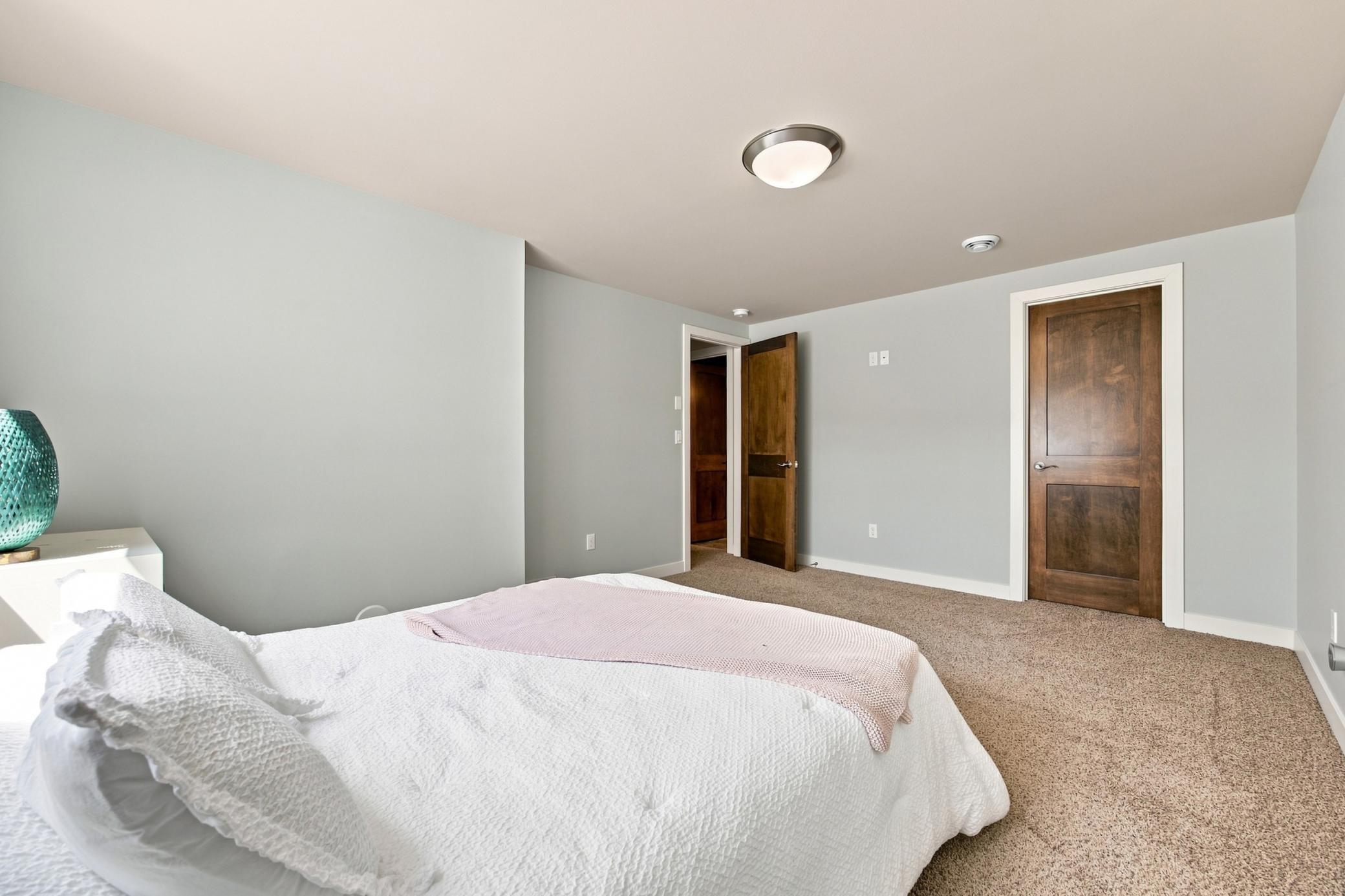 2011 single family home for sale at 6101 Silverleaf Drive S in Fargo, ND — 6 bed, 4 bath (photo 38 of 48)