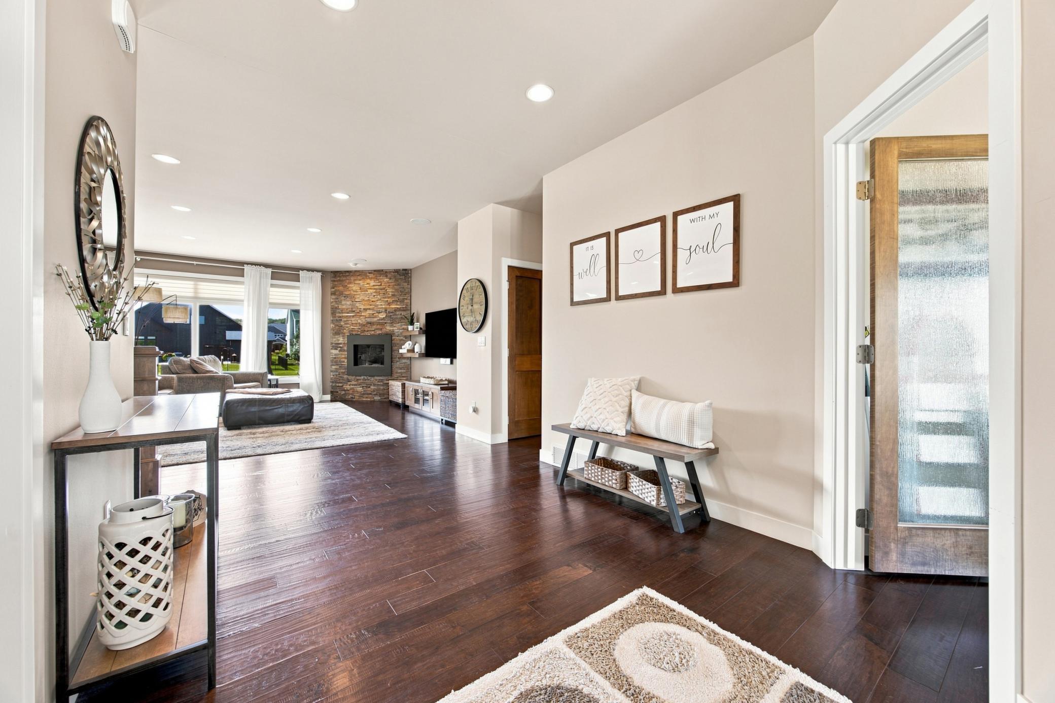 2011 single family home for sale at 6101 Silverleaf Drive S in Fargo, ND — 6 bed, 4 bath (photo 6 of 48)