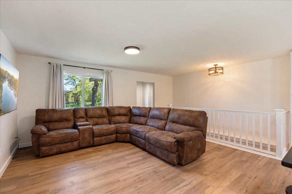 1977 single family home for sale at 6141 Donald Street in Baxter, MN — 4 bed, 2 bath (photo 7 of 29)