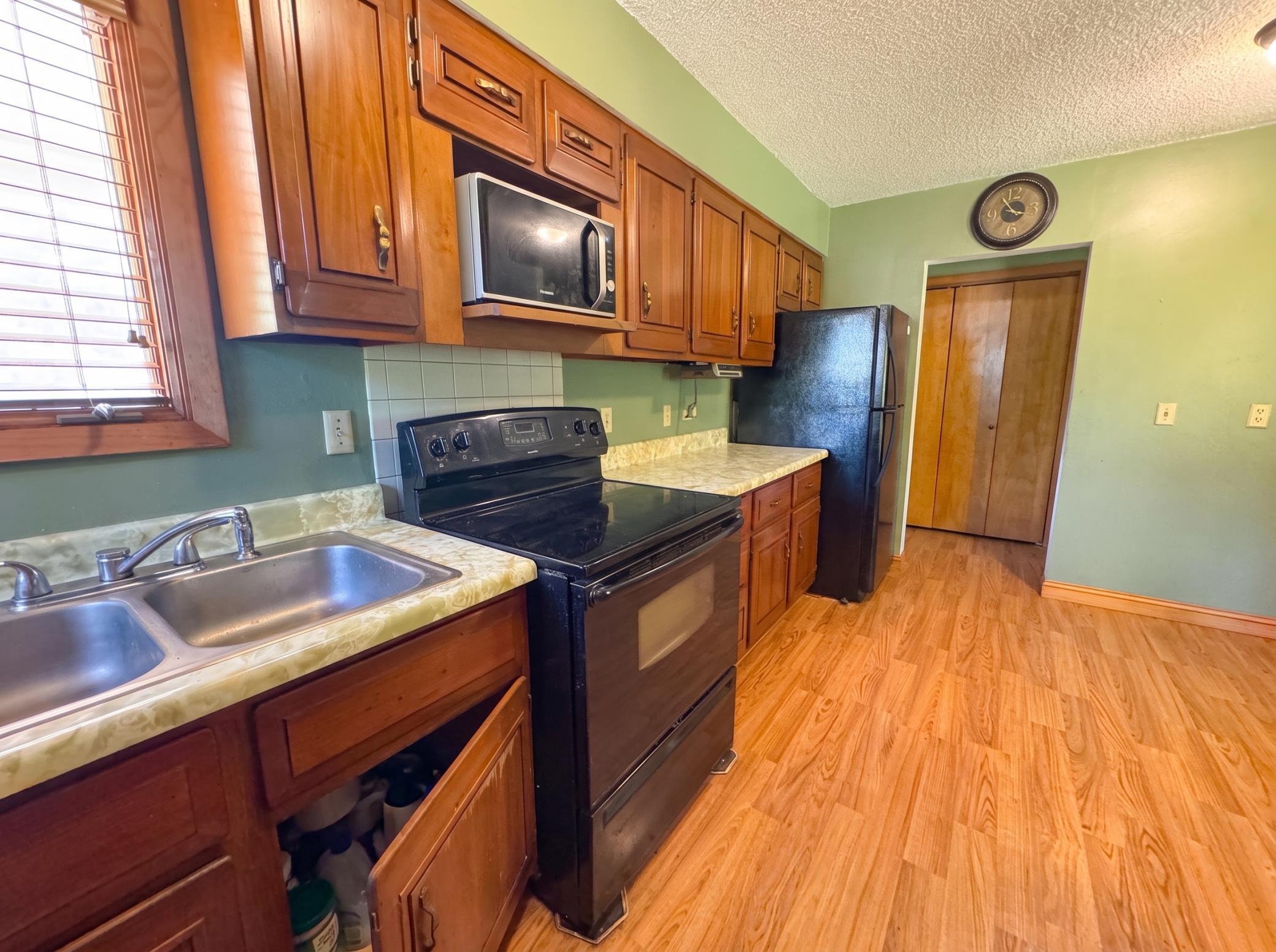 1968 single family home for sale at 23461 140th Avenue in Mahnomen, MN — 3 bed, 3 bath (photo 8 of 41)