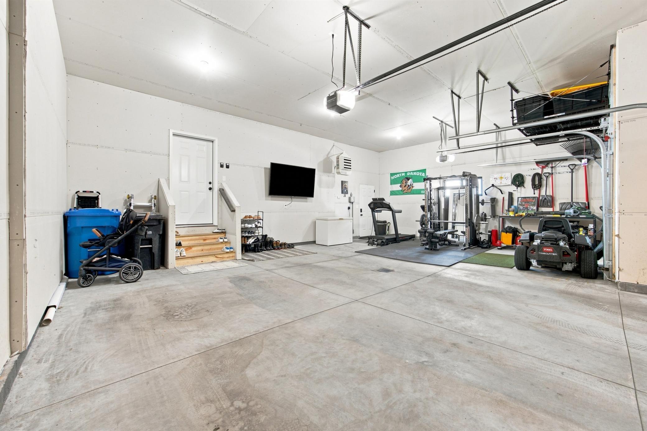 2023 single family home for sale at 6759 28th Street S in Fargo, ND — 4 bed, 4 bath (photo 38 of 51)