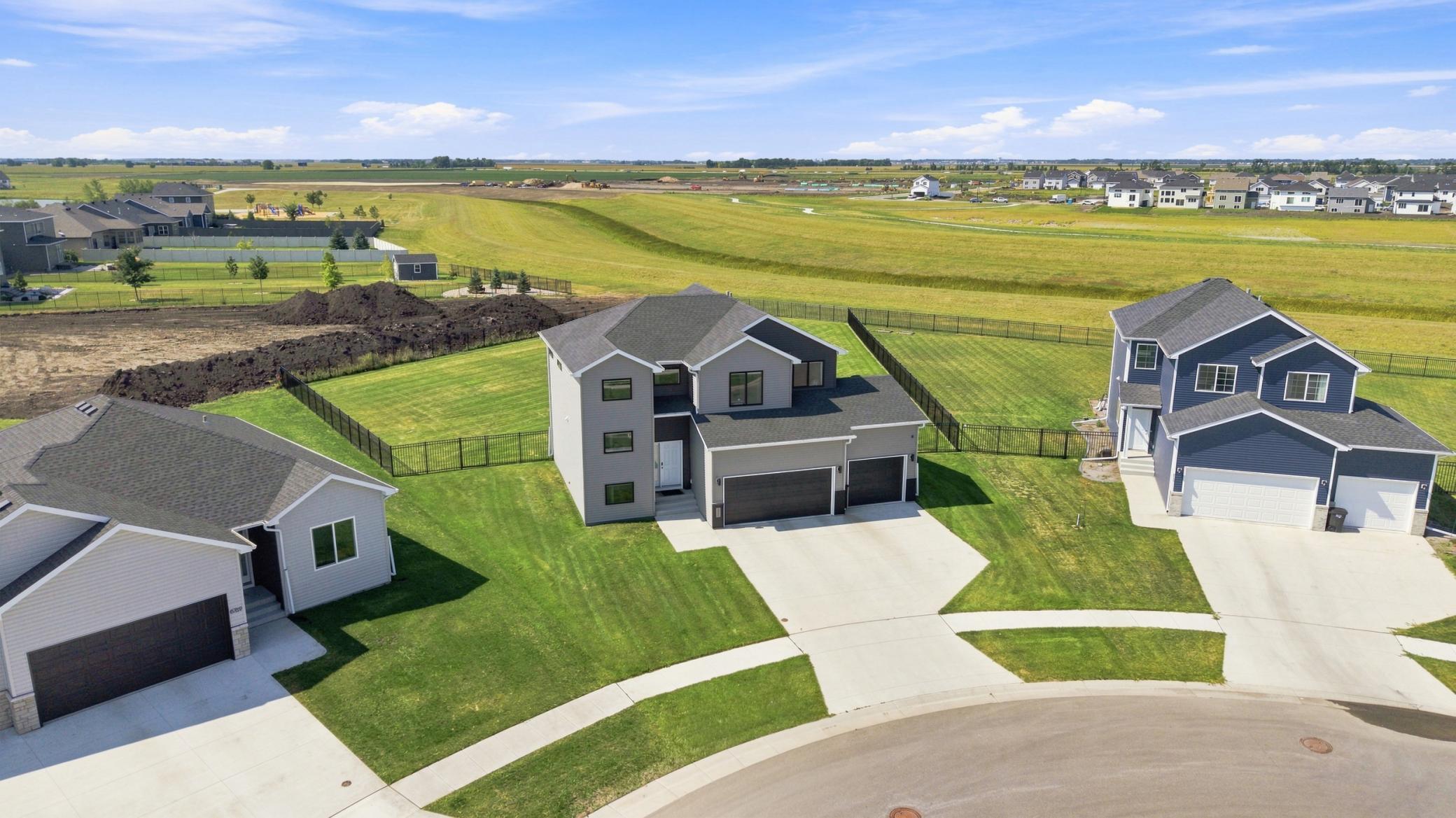 2023 single family home for sale at 6759 28th Street S in Fargo, ND — 4 bed, 4 bath (photo 42 of 51)