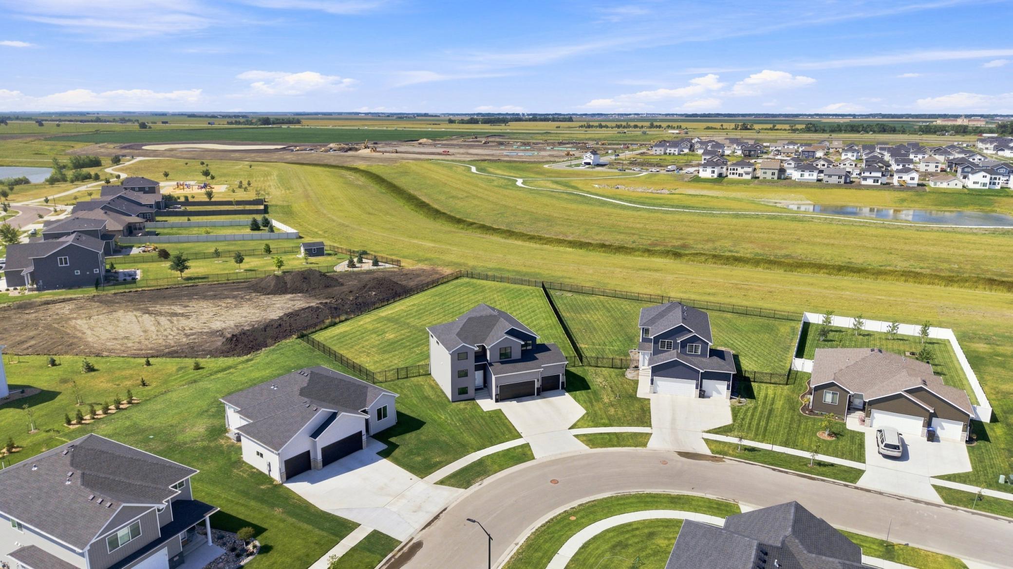2023 single family home for sale at 6759 28th Street S in Fargo, ND — 4 bed, 4 bath (photo 45 of 51)