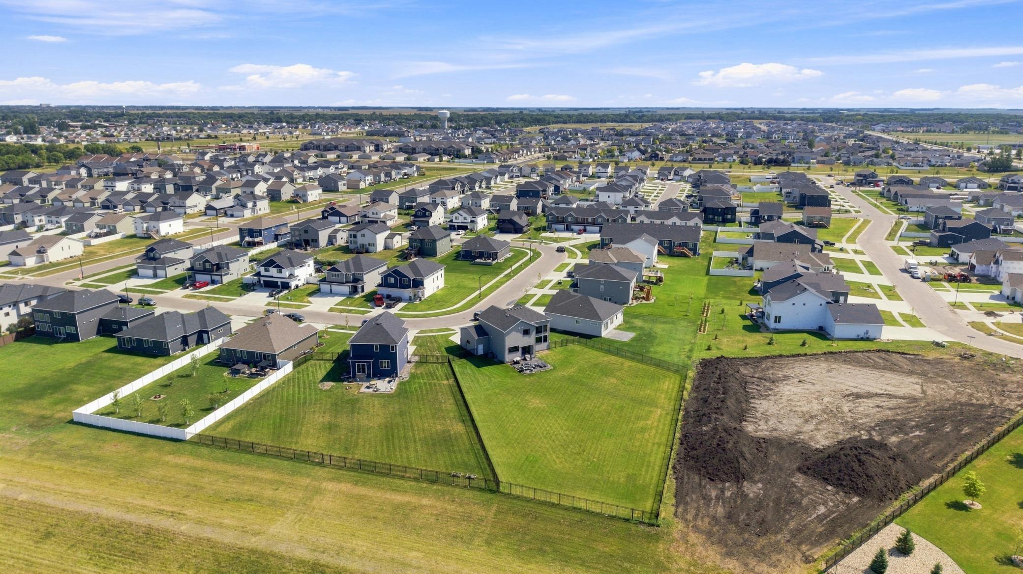 2023 single family home for sale at 6759 28th Street S in Fargo, ND — 4 bed, 4 bath (photo 49 of 51)