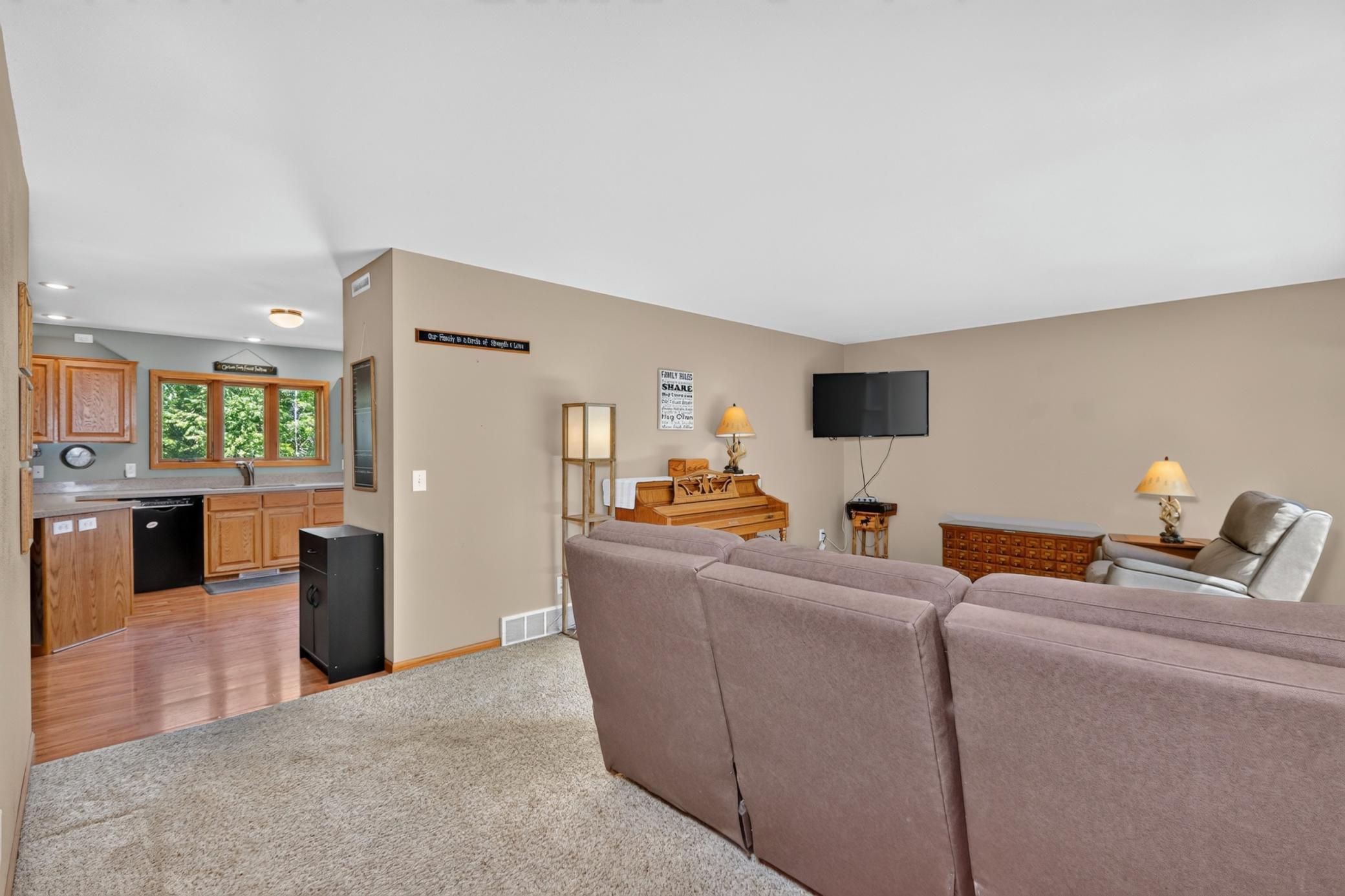 2007 single family home for sale at 26644 Baich Road in Bovey, MN — 5 bed, 4 bath (photo 6 of 61)