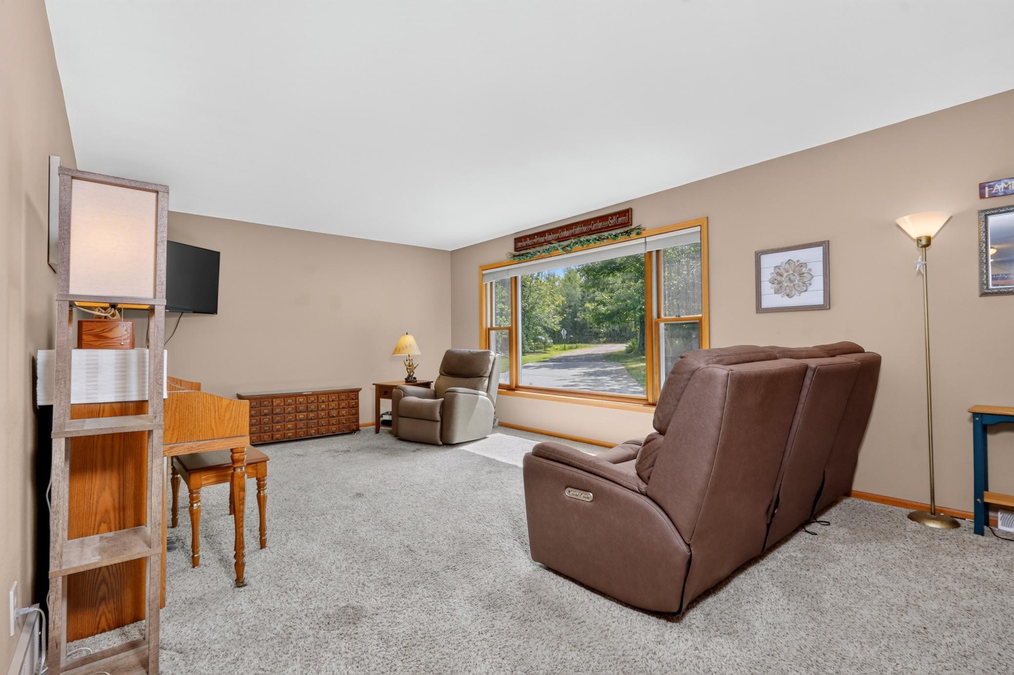 2007 single family home for sale at 26644 Baich Road in Bovey, MN — 5 bed, 4 bath (photo 8 of 61)