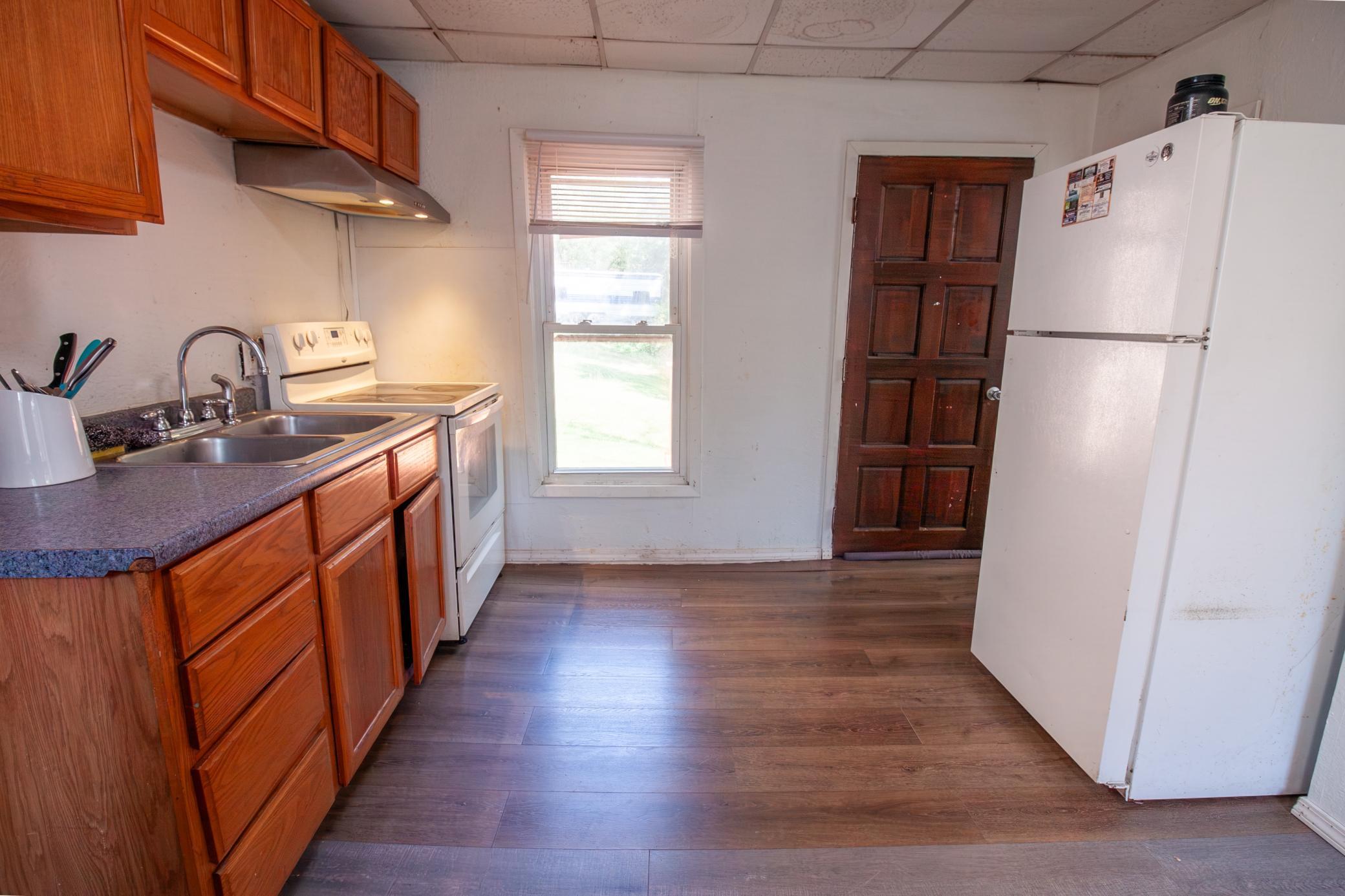 1880 single family home for sale at 422 N Cleveland Avenue in Fergus Falls, MN — 4 bed, 1 bath (photo 15 of 32)