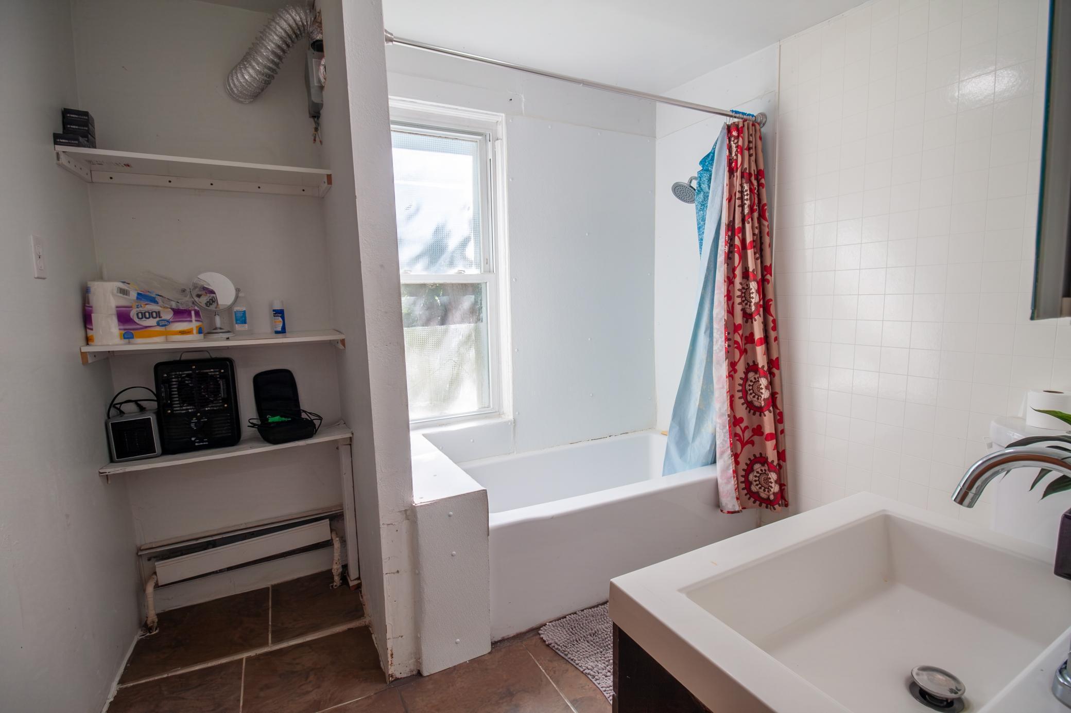1880 single family home for sale at 422 N Cleveland Avenue in Fergus Falls, MN — 4 bed, 1 bath (photo 18 of 32)