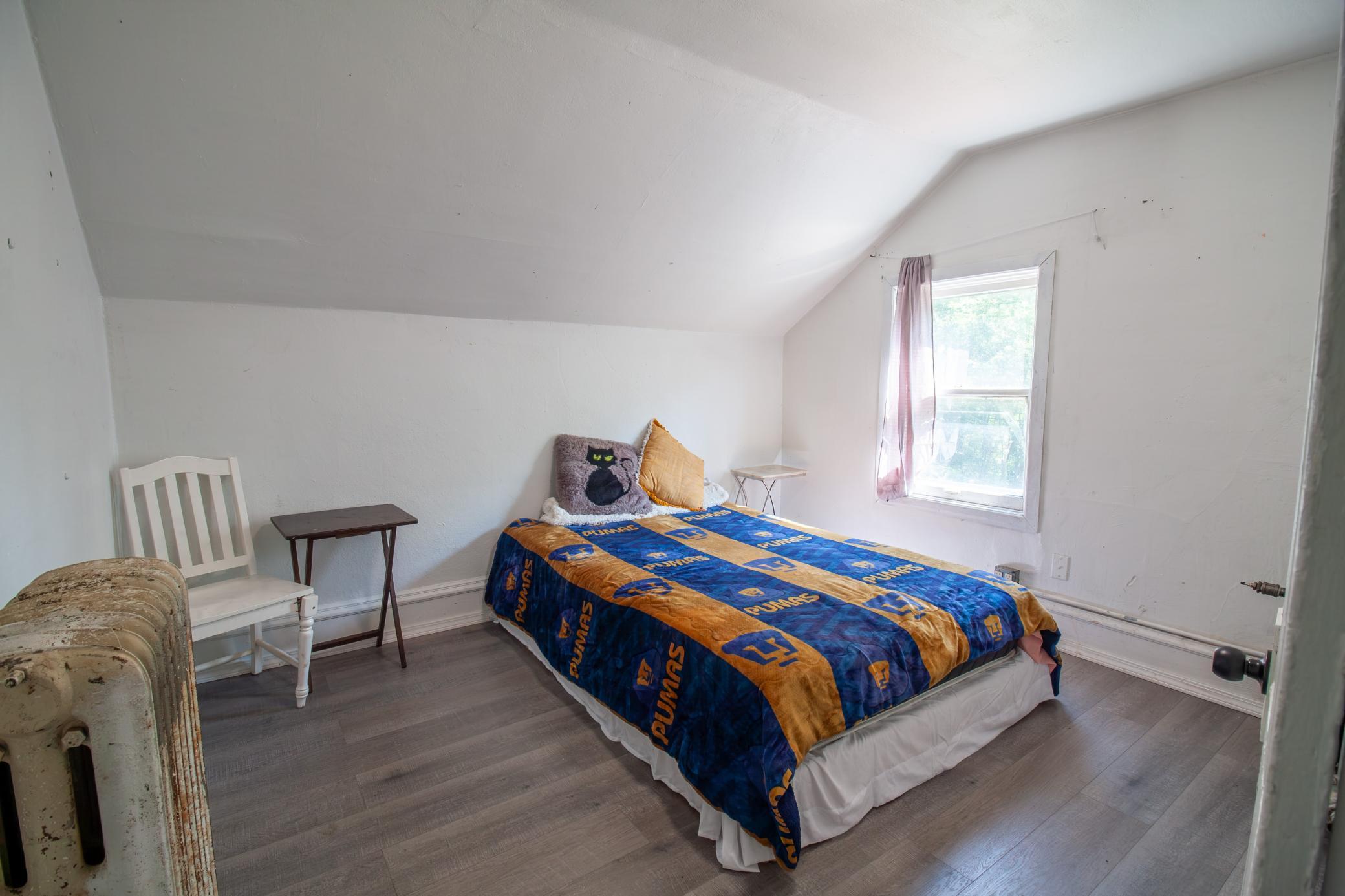 1880 single family home for sale at 422 N Cleveland Avenue in Fergus Falls, MN — 4 bed, 1 bath (photo 19 of 32)