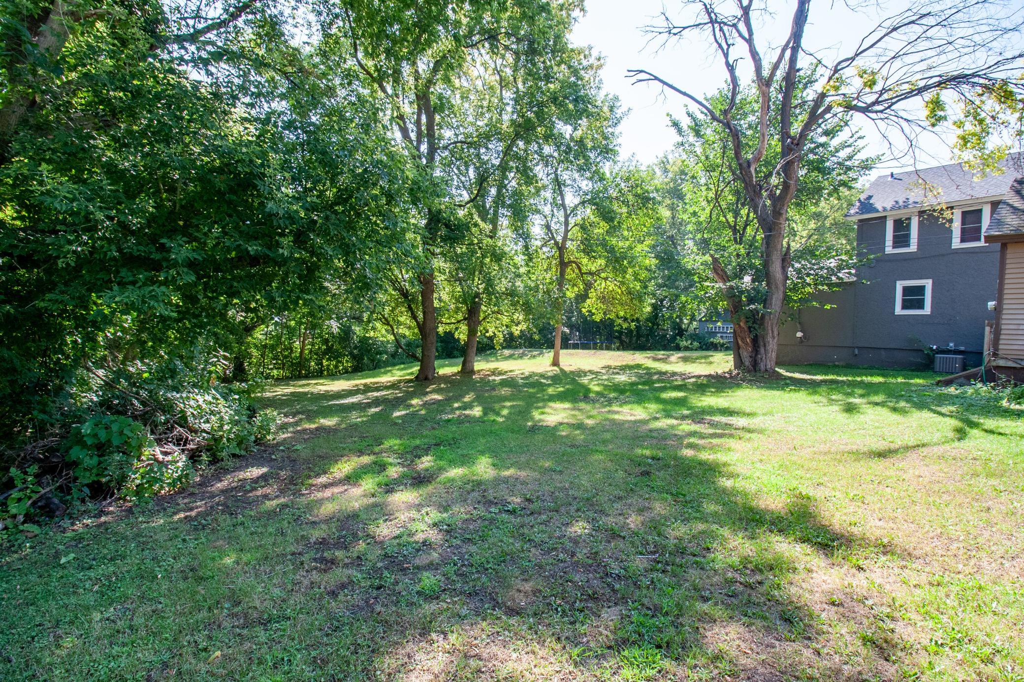 1880 single family home for sale at 422 N Cleveland Avenue in Fergus Falls, MN — 4 bed, 1 bath (photo 24 of 32)