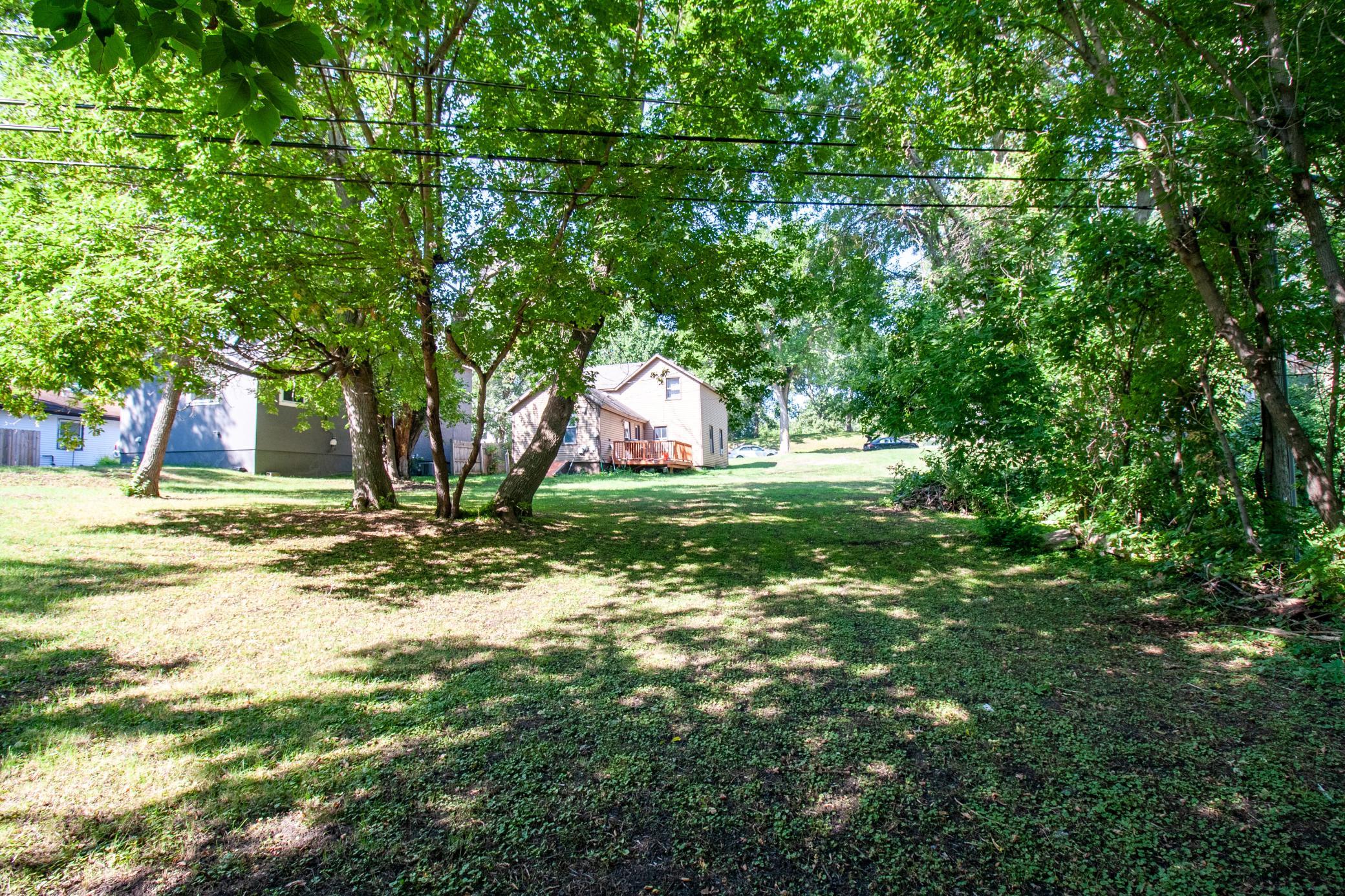 1880 single family home for sale at 422 N Cleveland Avenue in Fergus Falls, MN — 4 bed, 1 bath (photo 25 of 32)
