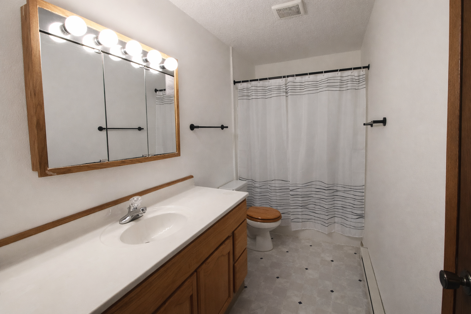 1978 single family home for sale at 3115 Covent Garden Street S in Moorhead, MN — 6 bed, 2 bath (photo 11 of 28)