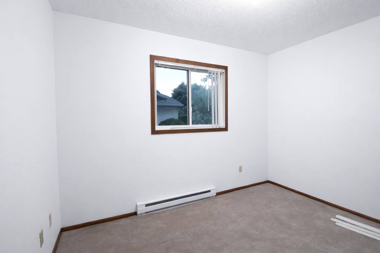 1978 single family home for sale at 3115 Covent Garden Street S in Moorhead, MN — 6 bed, 2 bath (photo 16 of 28)