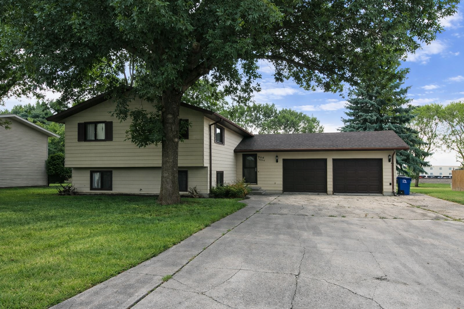 1978 single family home for sale at 3115 Covent Garden Street S in Moorhead, MN — 6 bed, 2 bath (photo 3 of 28)