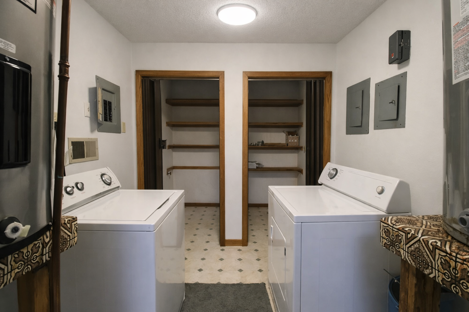 1978 single family home for sale at 3115 Covent Garden Street S in Moorhead, MN — 6 bed, 2 bath (photo 23 of 28)