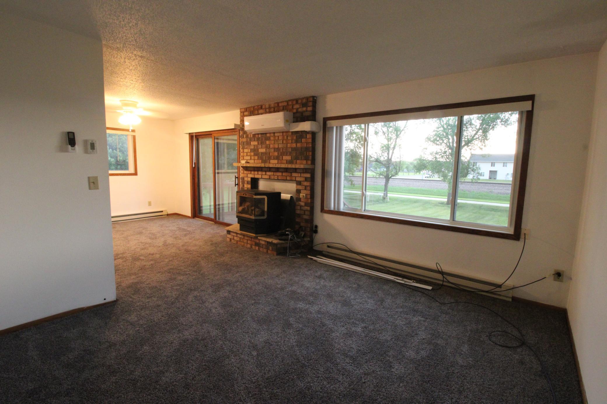 1978 single family home for sale at 3115 Covent Garden Street S in Moorhead, MN — 6 bed, 2 bath (photo 4 of 28)