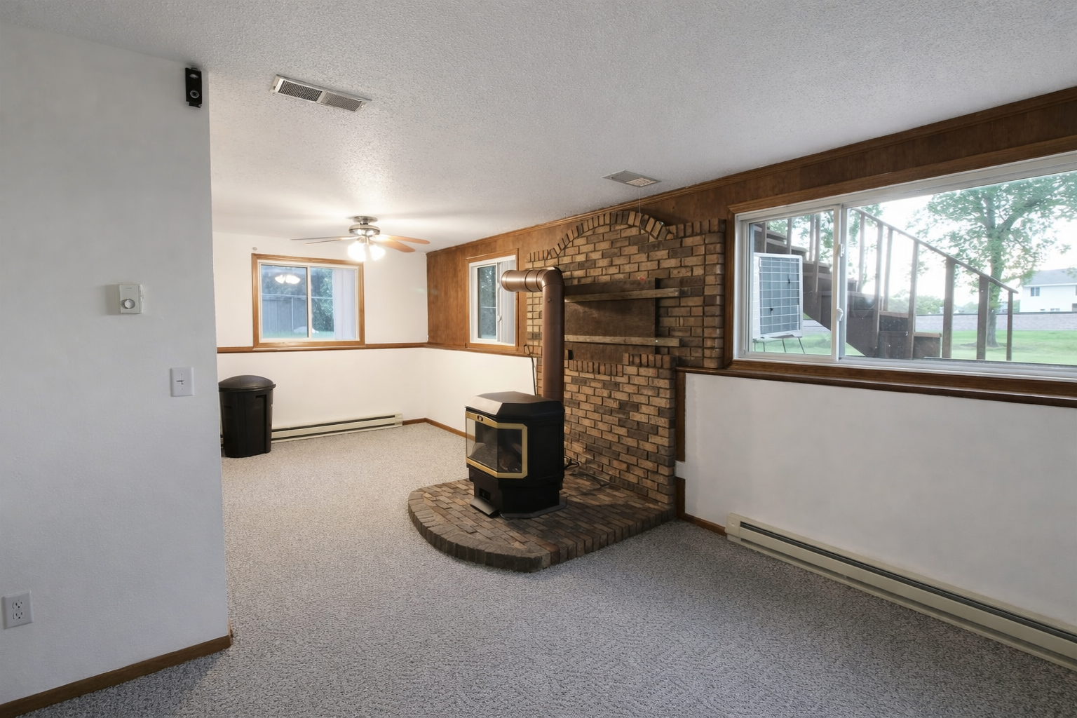 1978 single family home for sale at 3115 Covent Garden Street S in Moorhead, MN — 6 bed, 2 bath (photo 5 of 28)