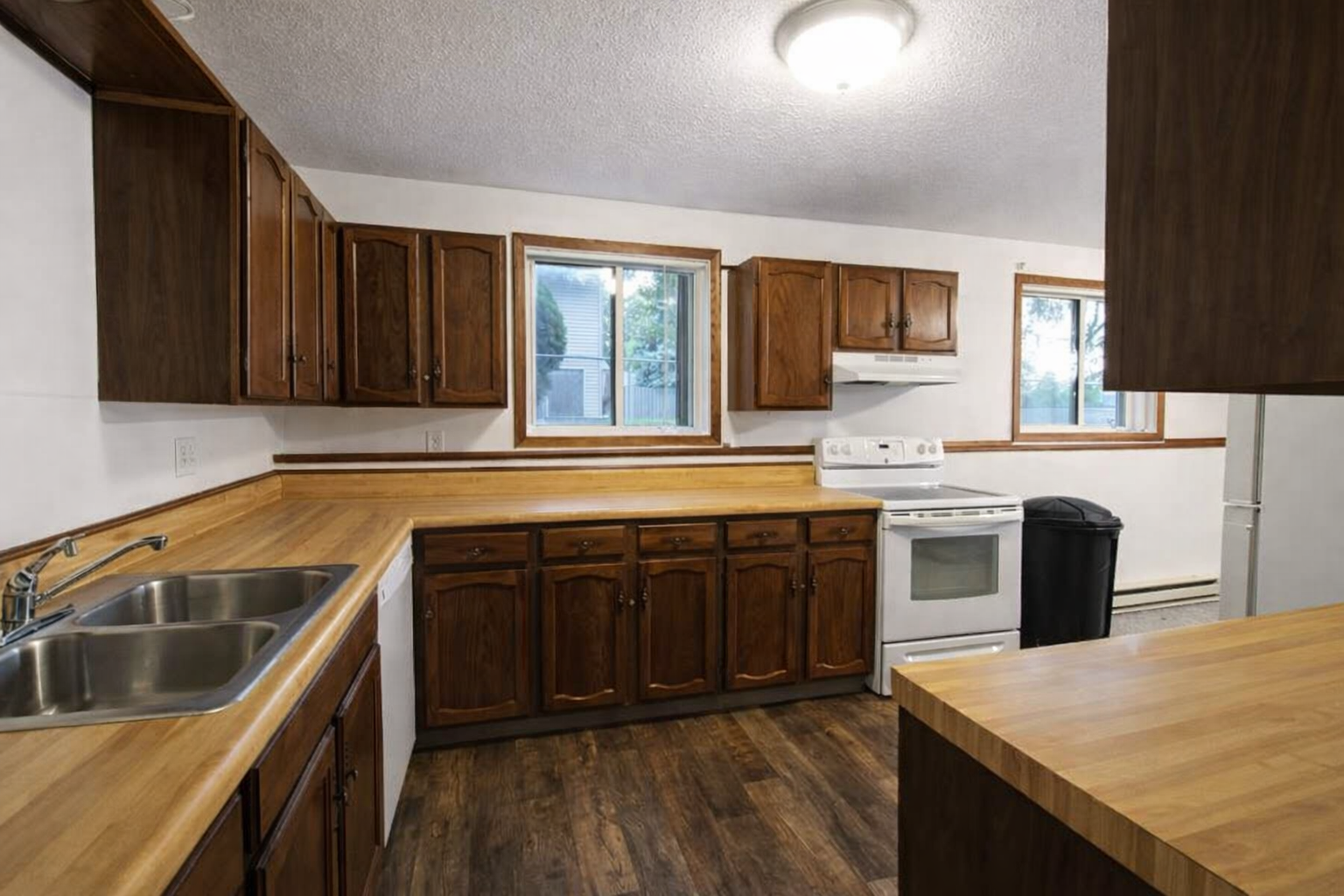 1978 single family home for sale at 3115 Covent Garden Street S in Moorhead, MN — 6 bed, 2 bath (photo 9 of 28)