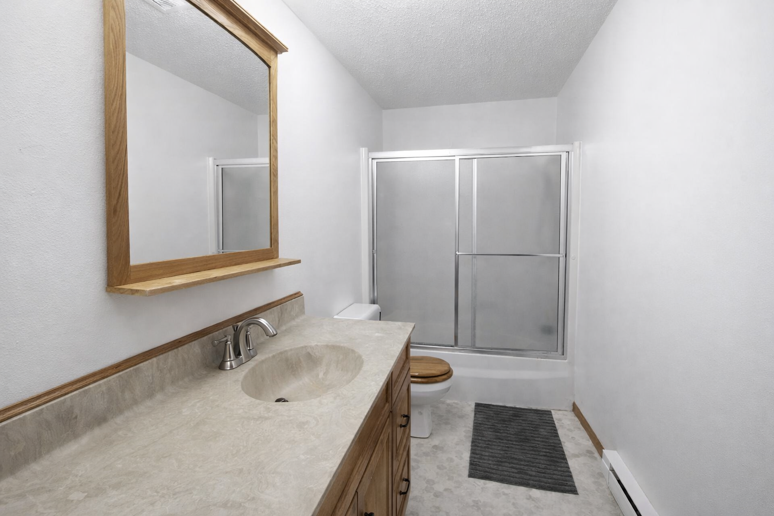 1978 single family home for sale at 3115 Covent Garden Street S in Moorhead, MN — 6 bed, 2 bath (photo 10 of 28)