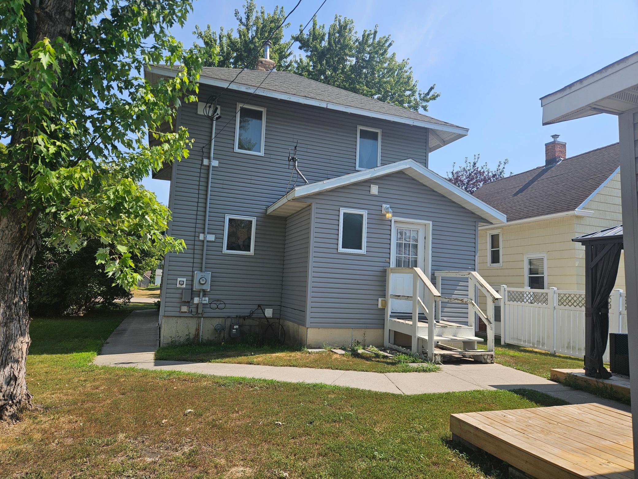 1915 single family home for sale at 215 8th Street N in Breckenridge, MN — 5 bed, 3 bath (photo 18 of 20)