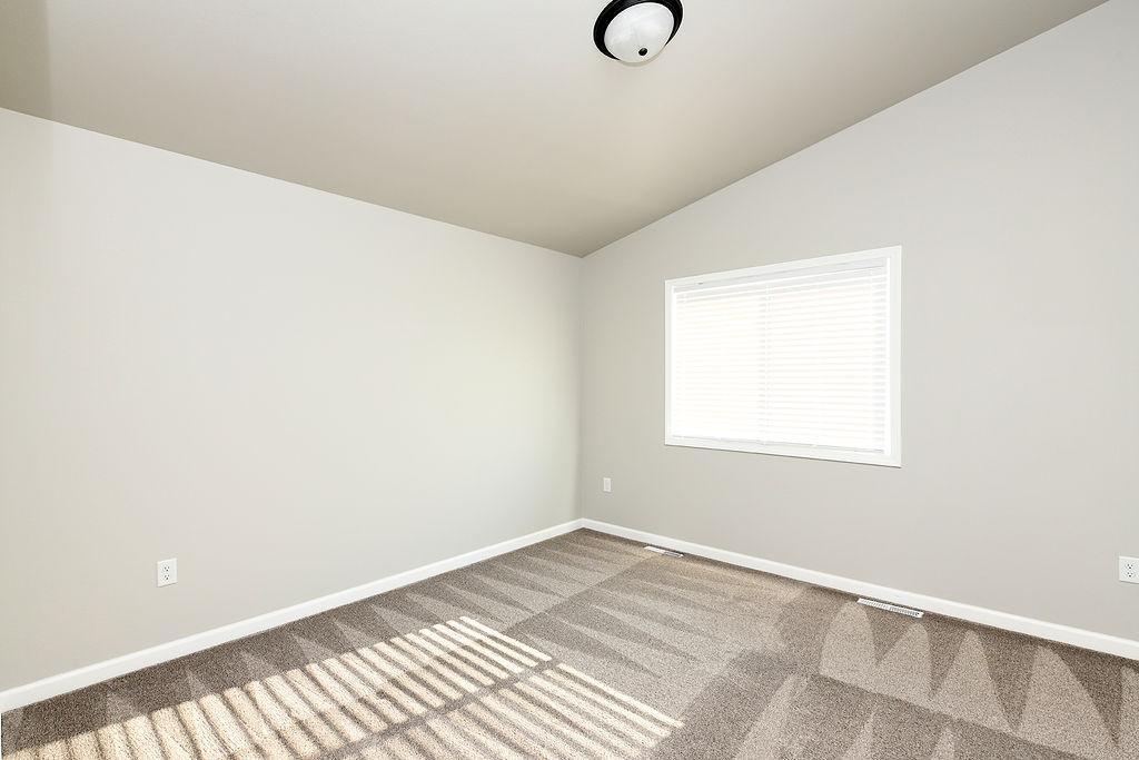2021 twin home for sale at 7284 30th Street S in Fargo, ND — 3 bed, 2 bath (photo 11 of 26)