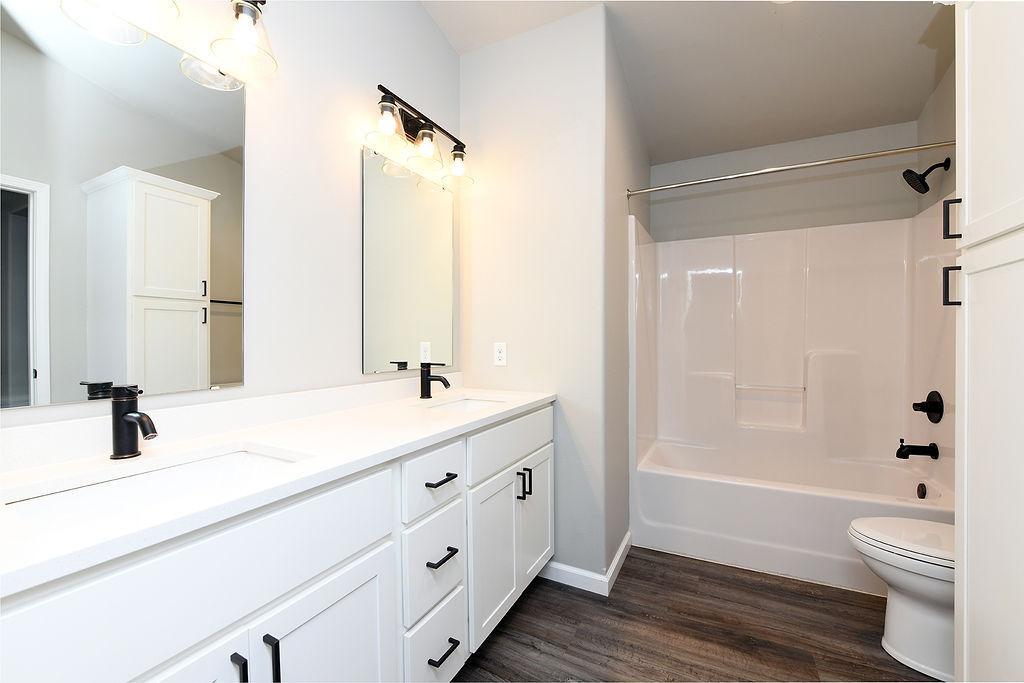 2021 twin home for sale at 7284 30th Street S in Fargo, ND — 3 bed, 2 bath (photo 13 of 26)