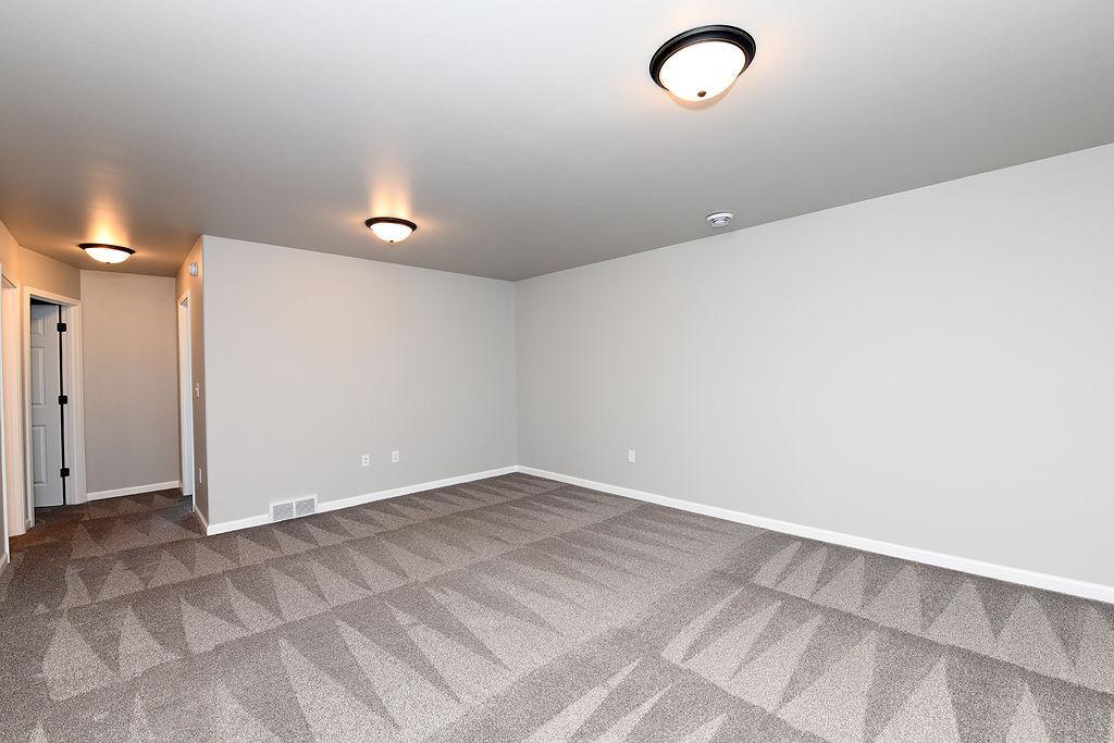2021 twin home for sale at 7284 30th Street S in Fargo, ND — 3 bed, 2 bath (photo 16 of 26)