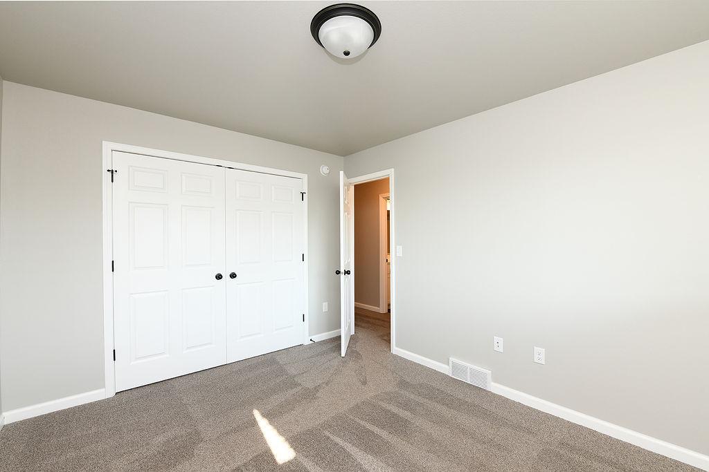 2021 twin home for sale at 7284 30th Street S in Fargo, ND — 3 bed, 2 bath (photo 17 of 26)