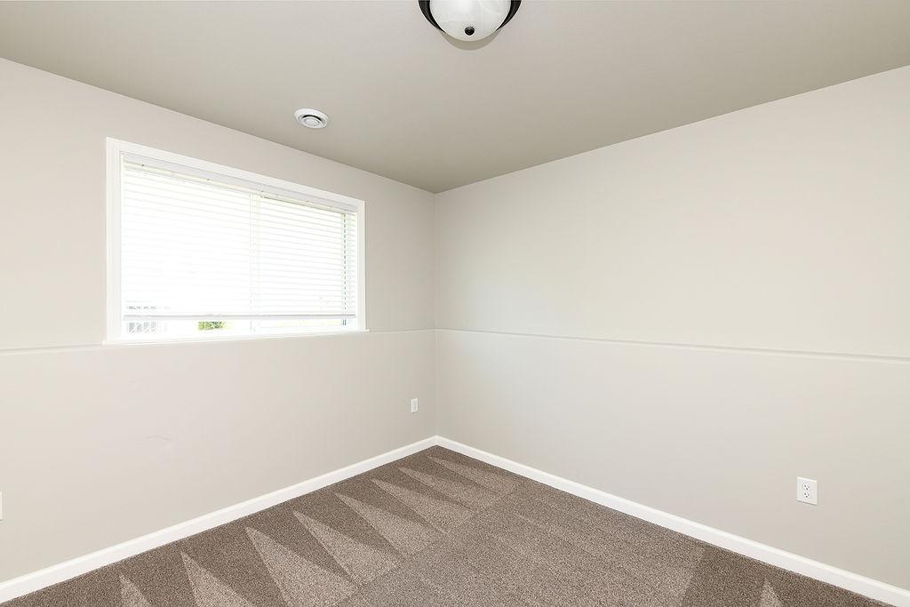 2021 twin home for sale at 7284 30th Street S in Fargo, ND — 3 bed, 2 bath (photo 21 of 26)