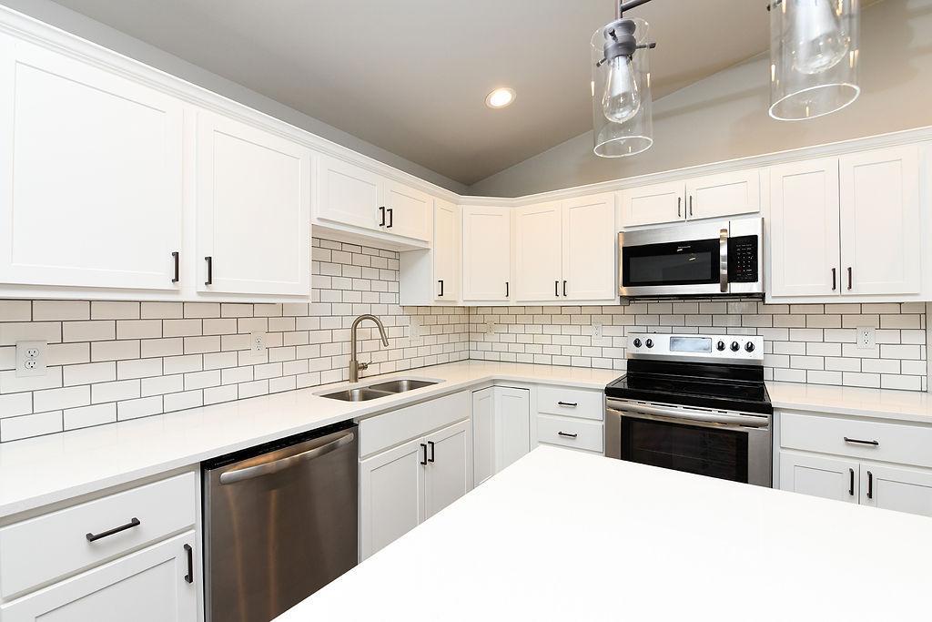 2021 twin home for sale at 7284 30th Street S in Fargo, ND — 3 bed, 2 bath (photo 7 of 26)